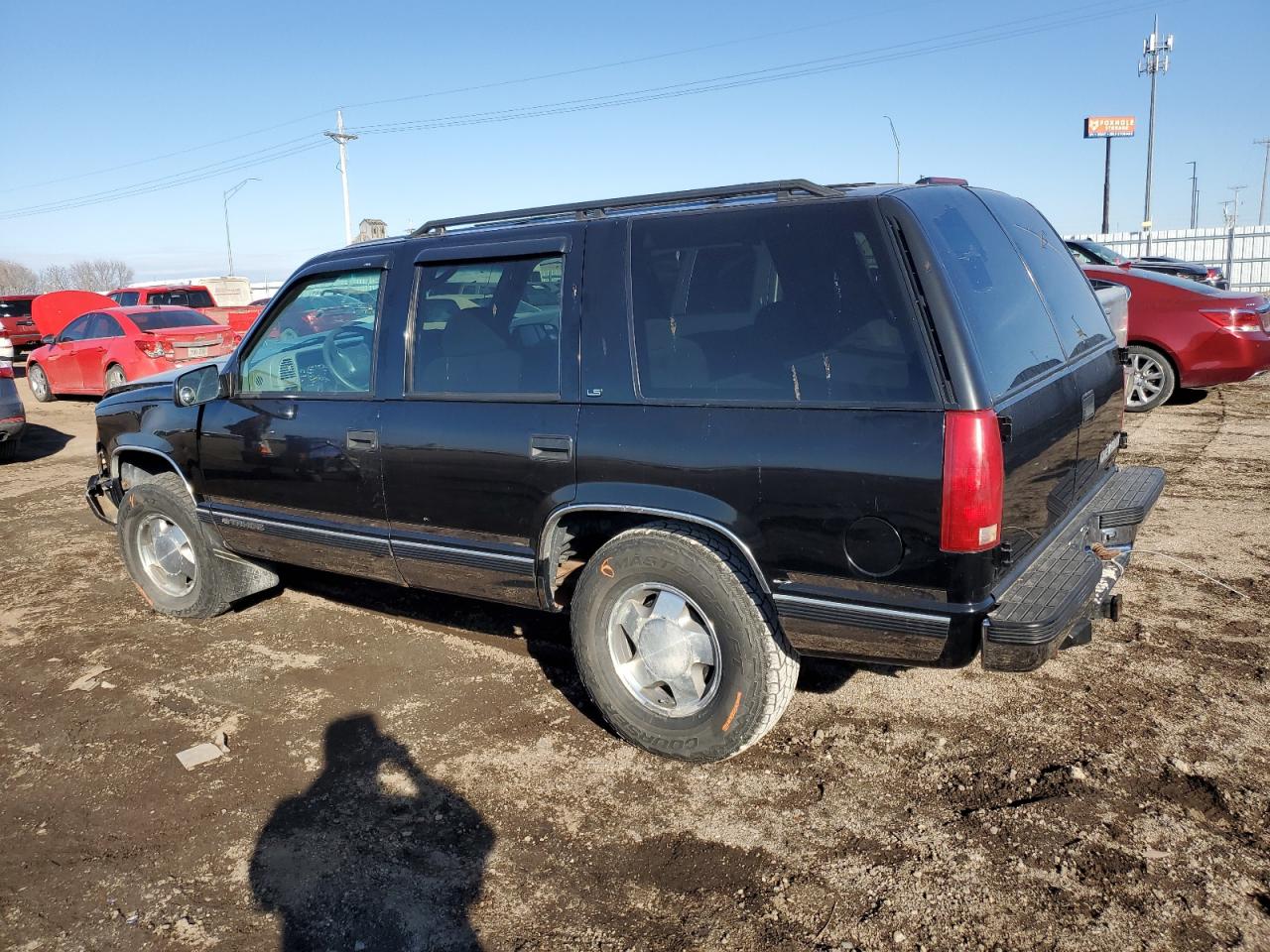 Photo 1 VIN: 1GNEK13R0XJ543456 - CHEVROLET TAHOE 