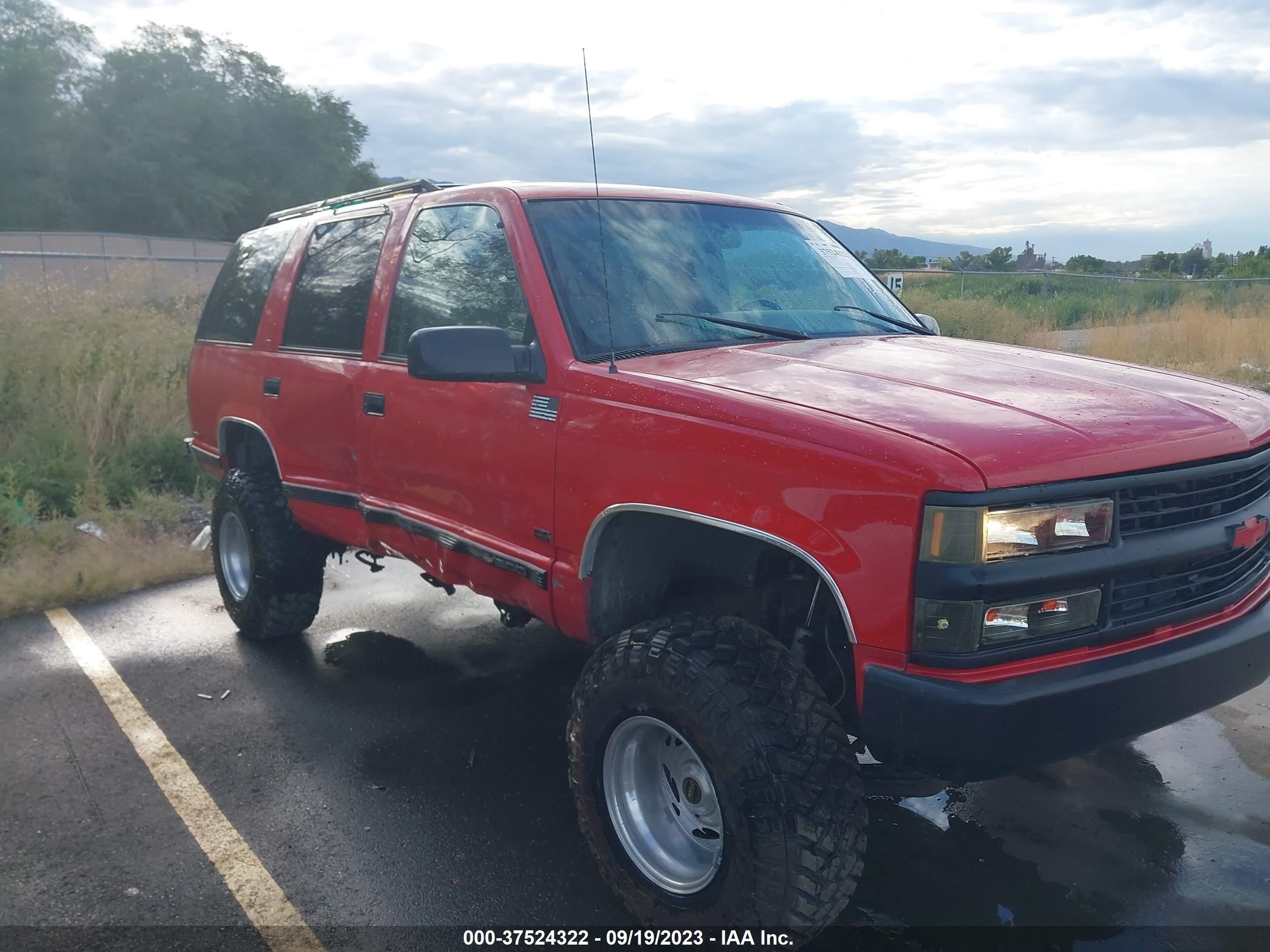 Photo 12 VIN: 1GNEK13R1TJ306128 - CHEVROLET TAHOE 