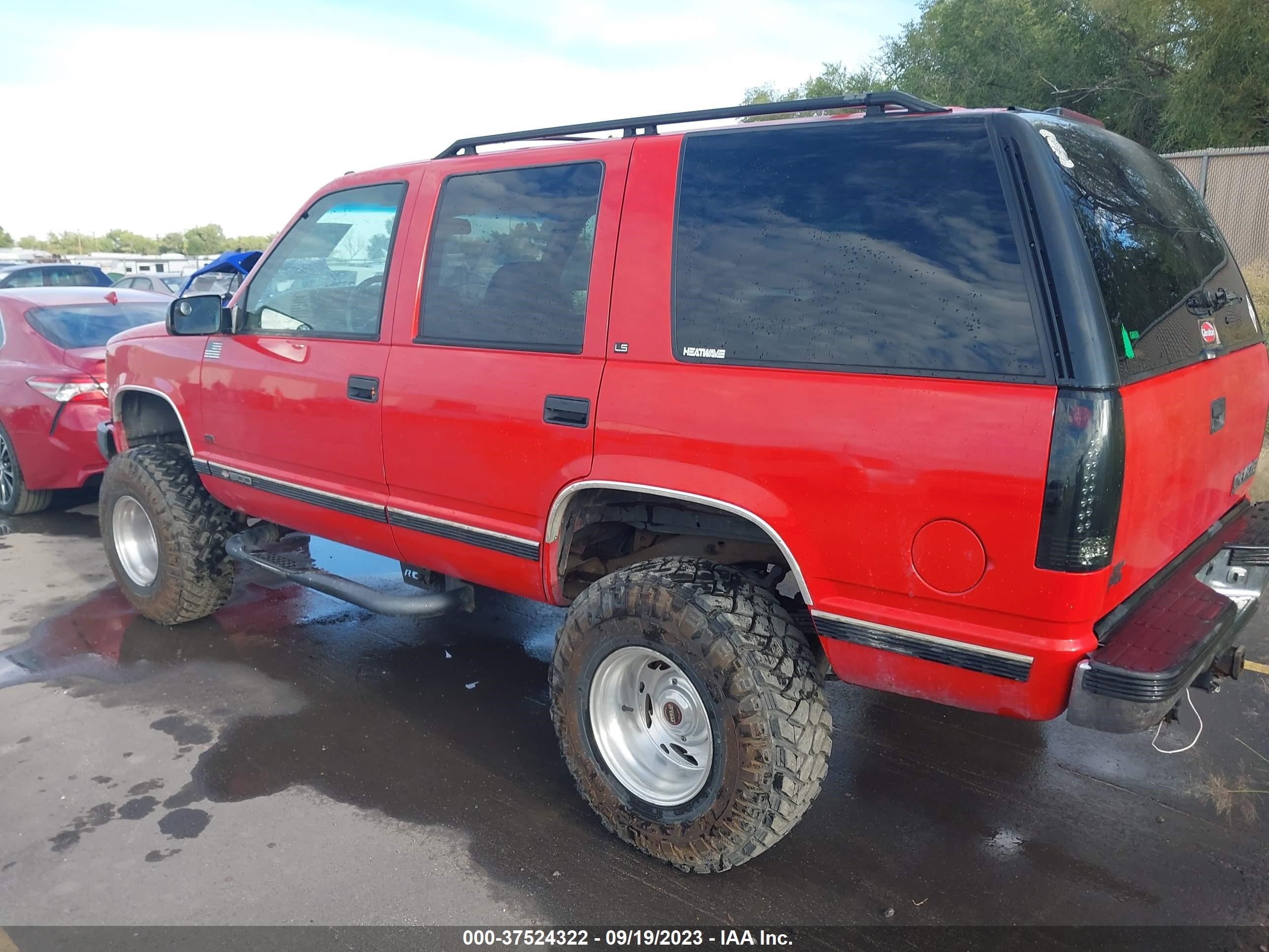 Photo 13 VIN: 1GNEK13R1TJ306128 - CHEVROLET TAHOE 