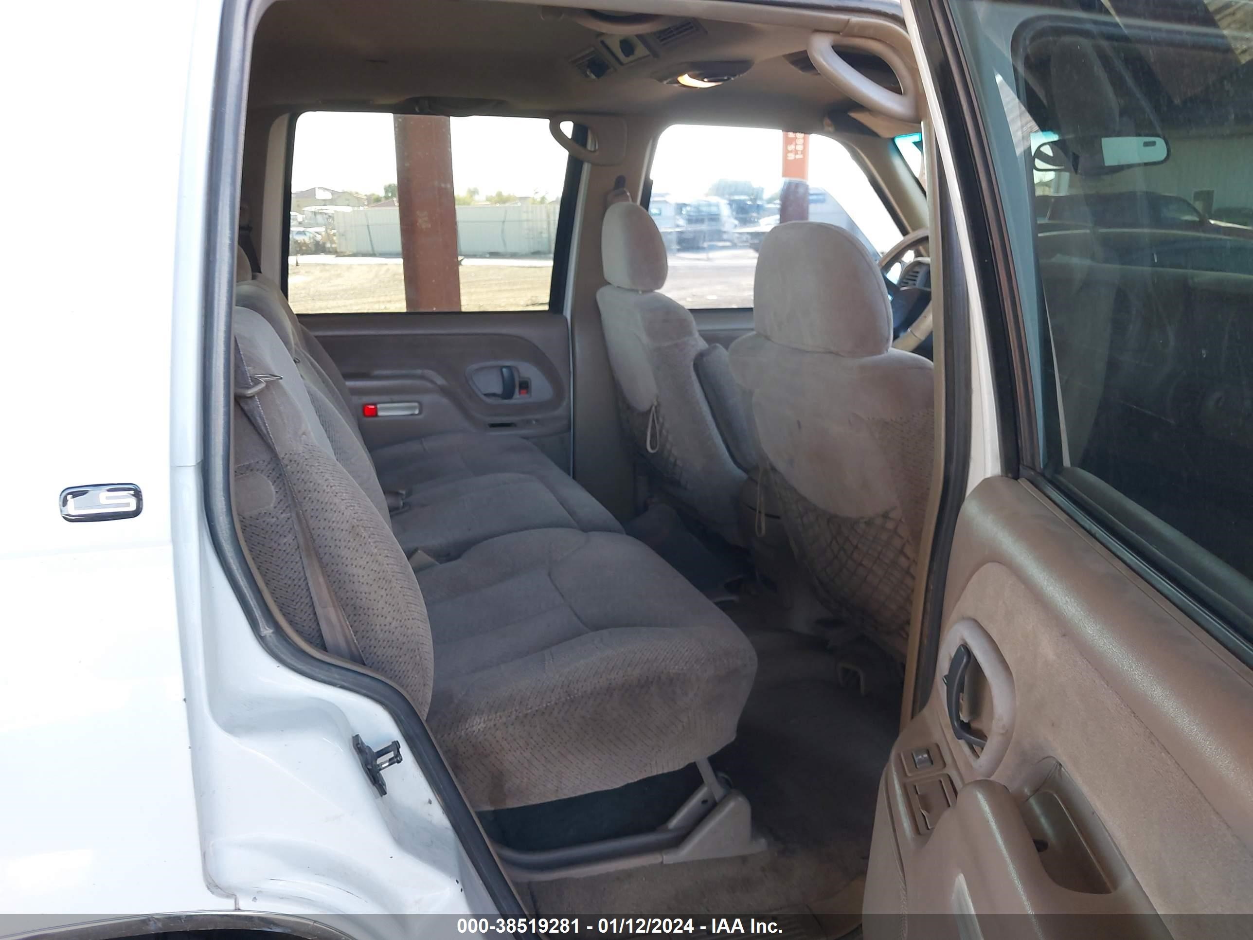 Photo 7 VIN: 1GNEK13R1WJ374014 - CHEVROLET TAHOE 