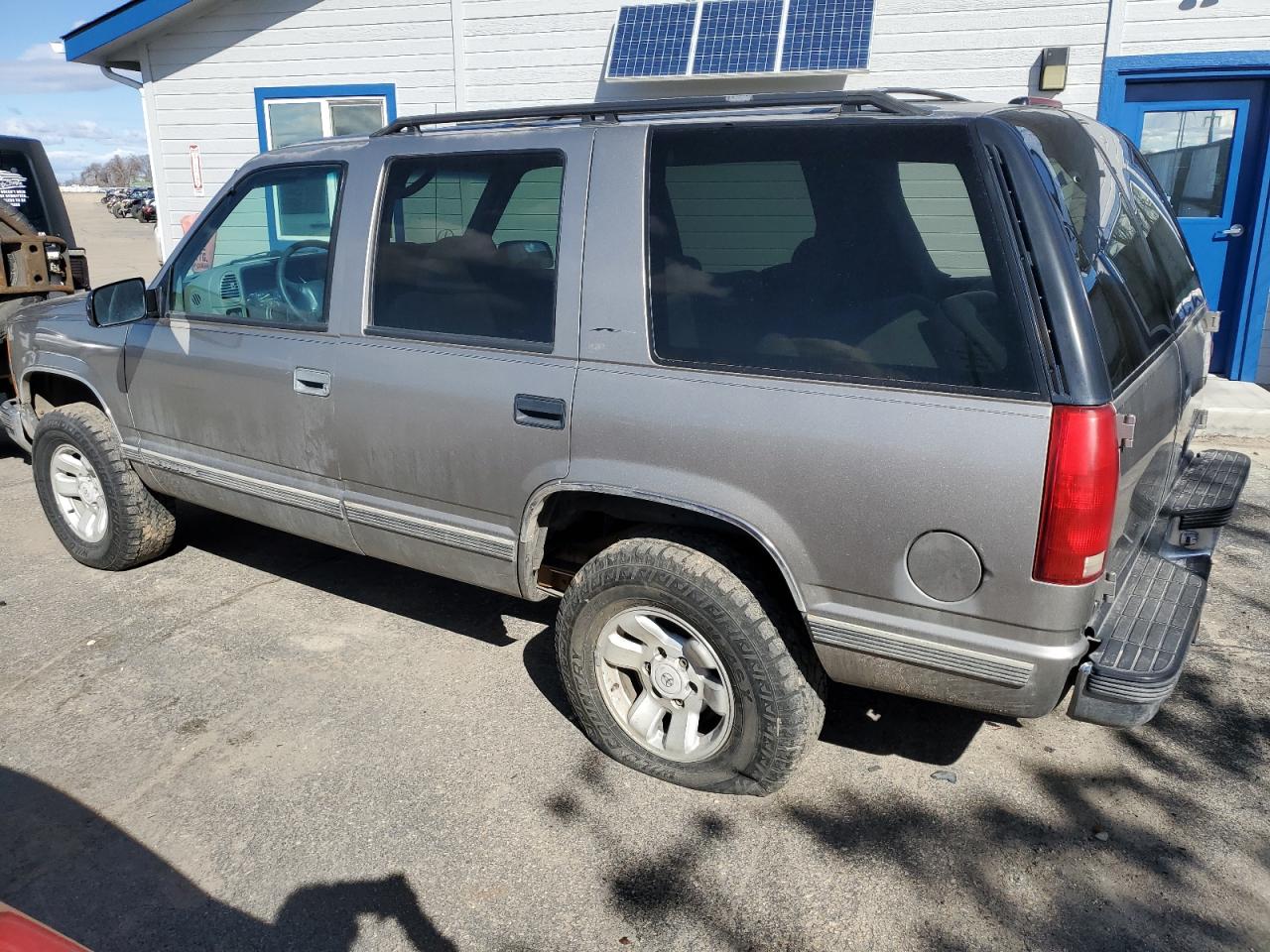 Photo 1 VIN: 1GNEK13R1XJ306006 - CHEVROLET TAHOE 