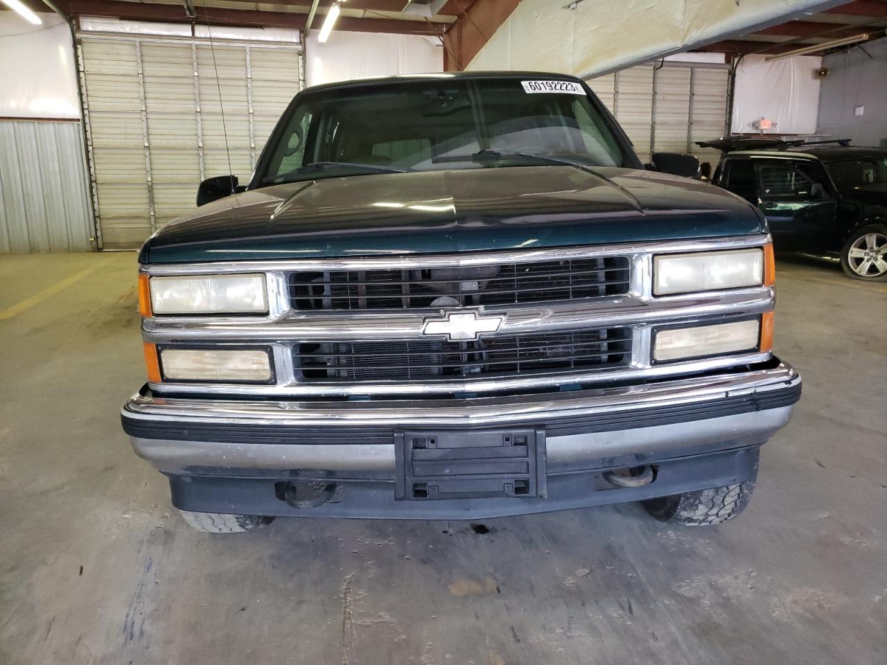 Photo 4 VIN: 1GNEK13R1XJ340883 - CHEVROLET TAHOE 