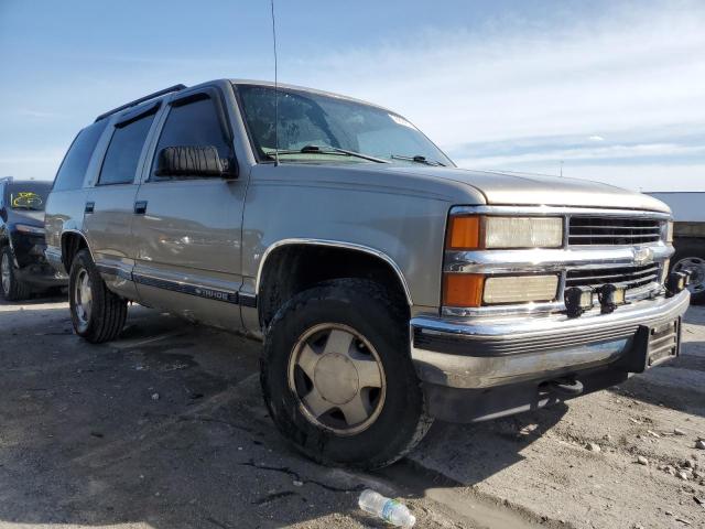 Photo 3 VIN: 1GNEK13R1XJ420748 - CHEVROLET TAHOE 