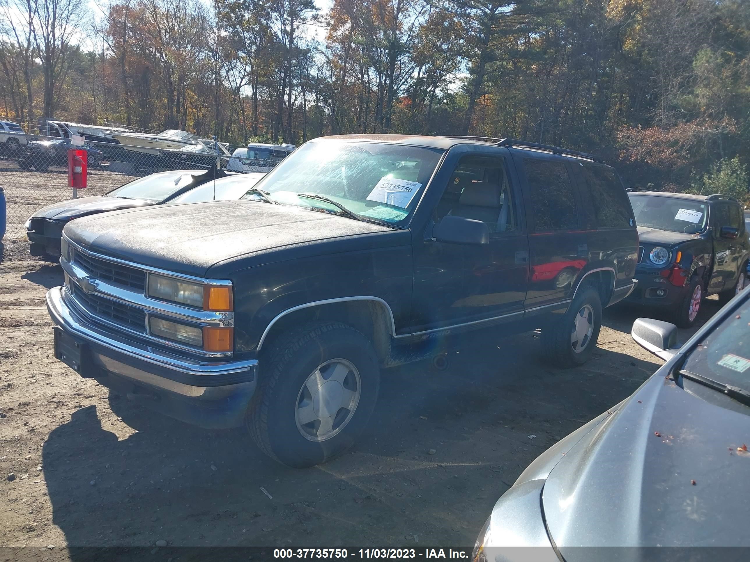 Photo 1 VIN: 1GNEK13R2XJ518266 - CHEVROLET TAHOE 