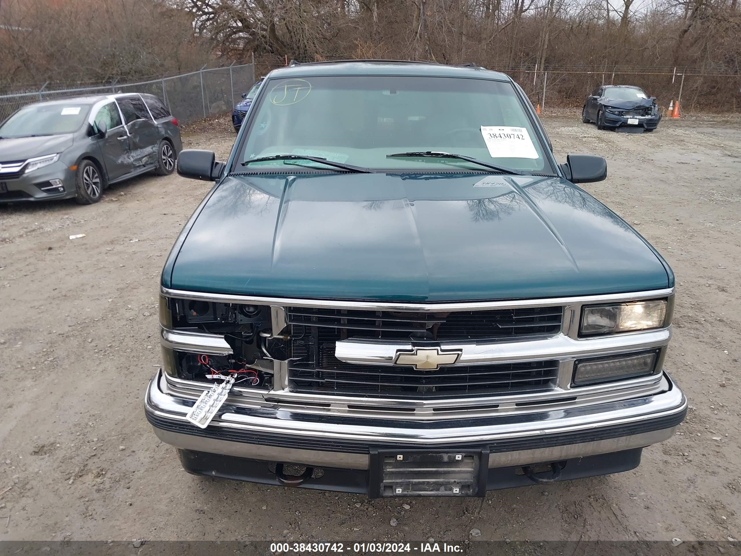 Photo 12 VIN: 1GNEK13R3XJ309649 - CHEVROLET TAHOE 