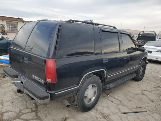 Photo 2 VIN: 1GNEK13R4WJ303843 - CHEVROLET TAHOE K150 