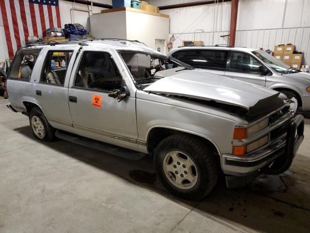 Photo 3 VIN: 1GNEK13R5TJ304589 - CHEVROLET TAHOE 