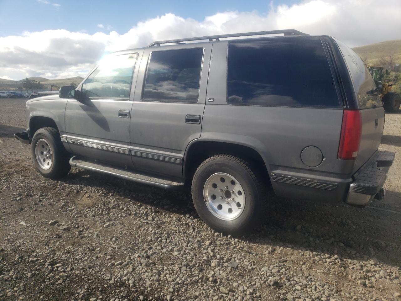 Photo 1 VIN: 1GNEK13R5VJ386147 - CHEVROLET TAHOE 