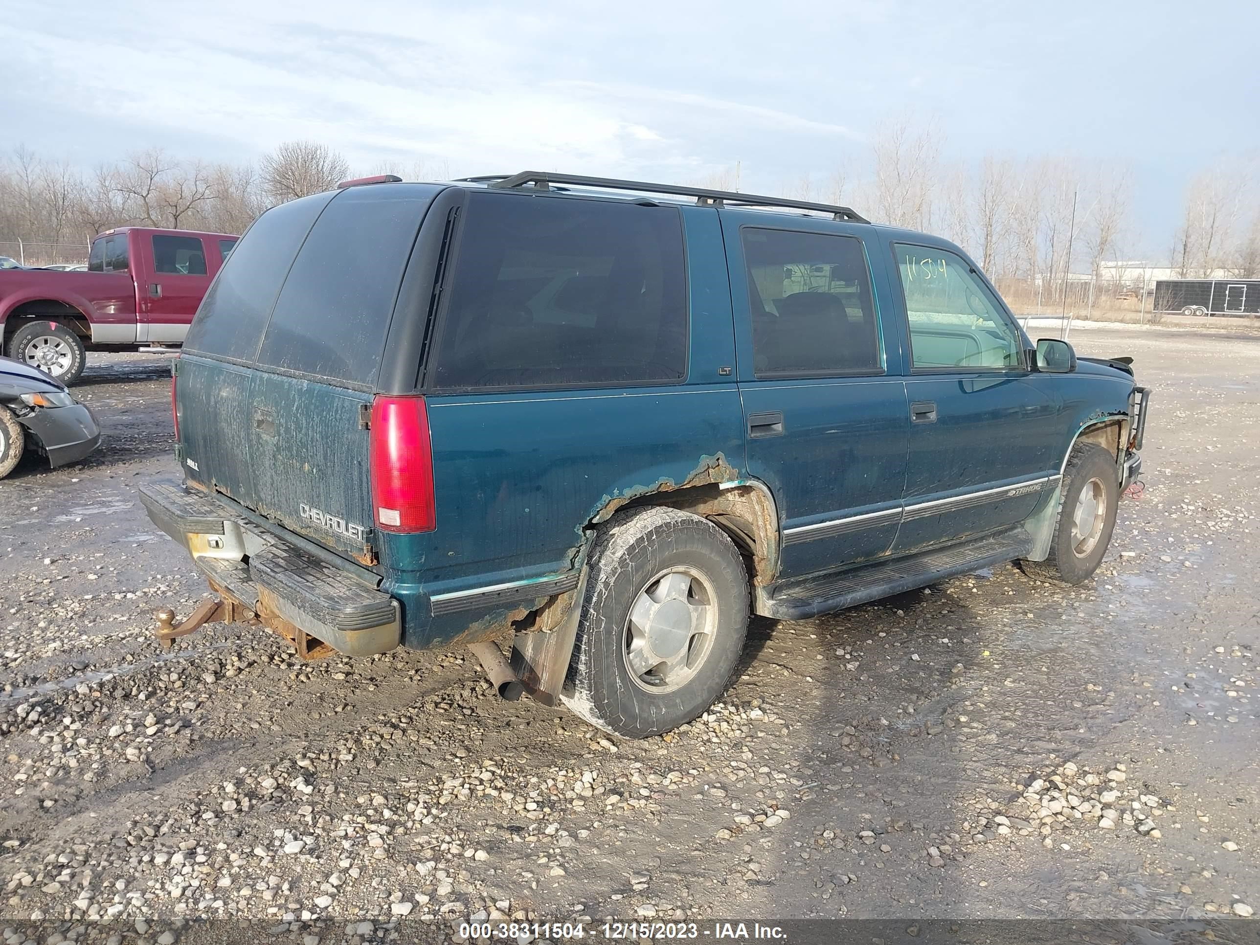 Photo 3 VIN: 1GNEK13R5WJ313698 - CHEVROLET TAHOE 