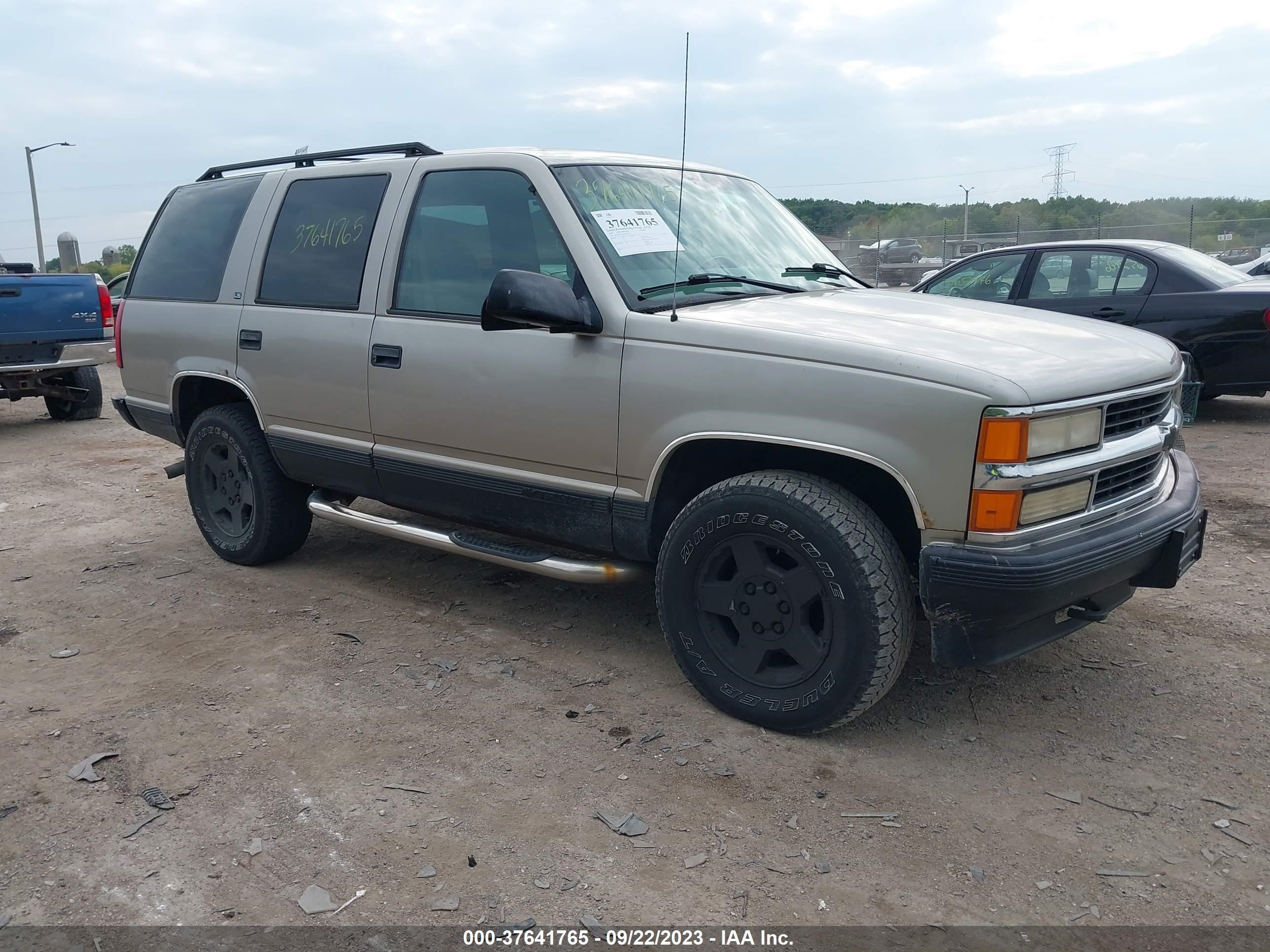 Photo 0 VIN: 1GNEK13R5XJ508170 - CHEVROLET TAHOE 