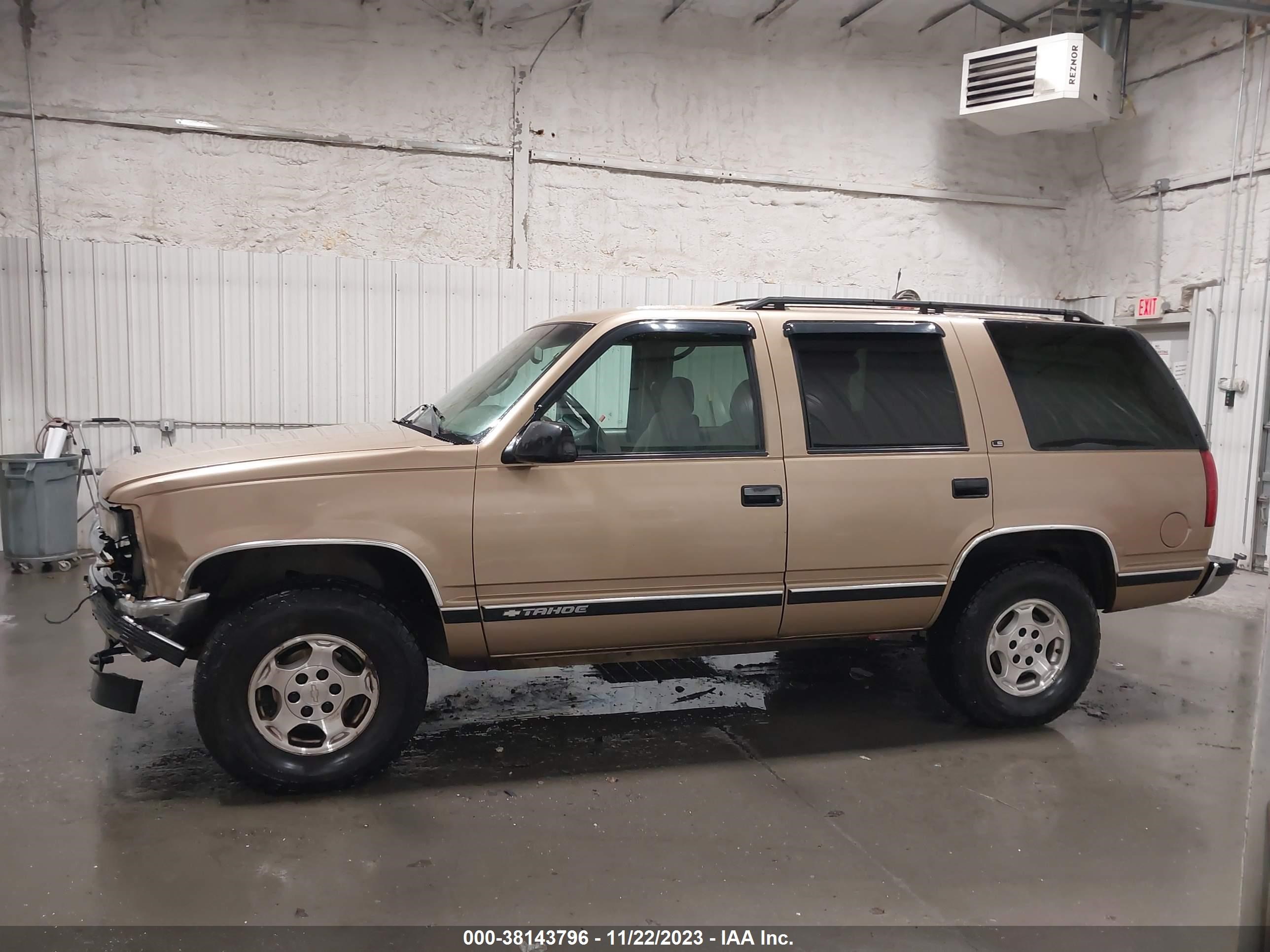 Photo 13 VIN: 1GNEK13R5XJ545512 - CHEVROLET TAHOE 