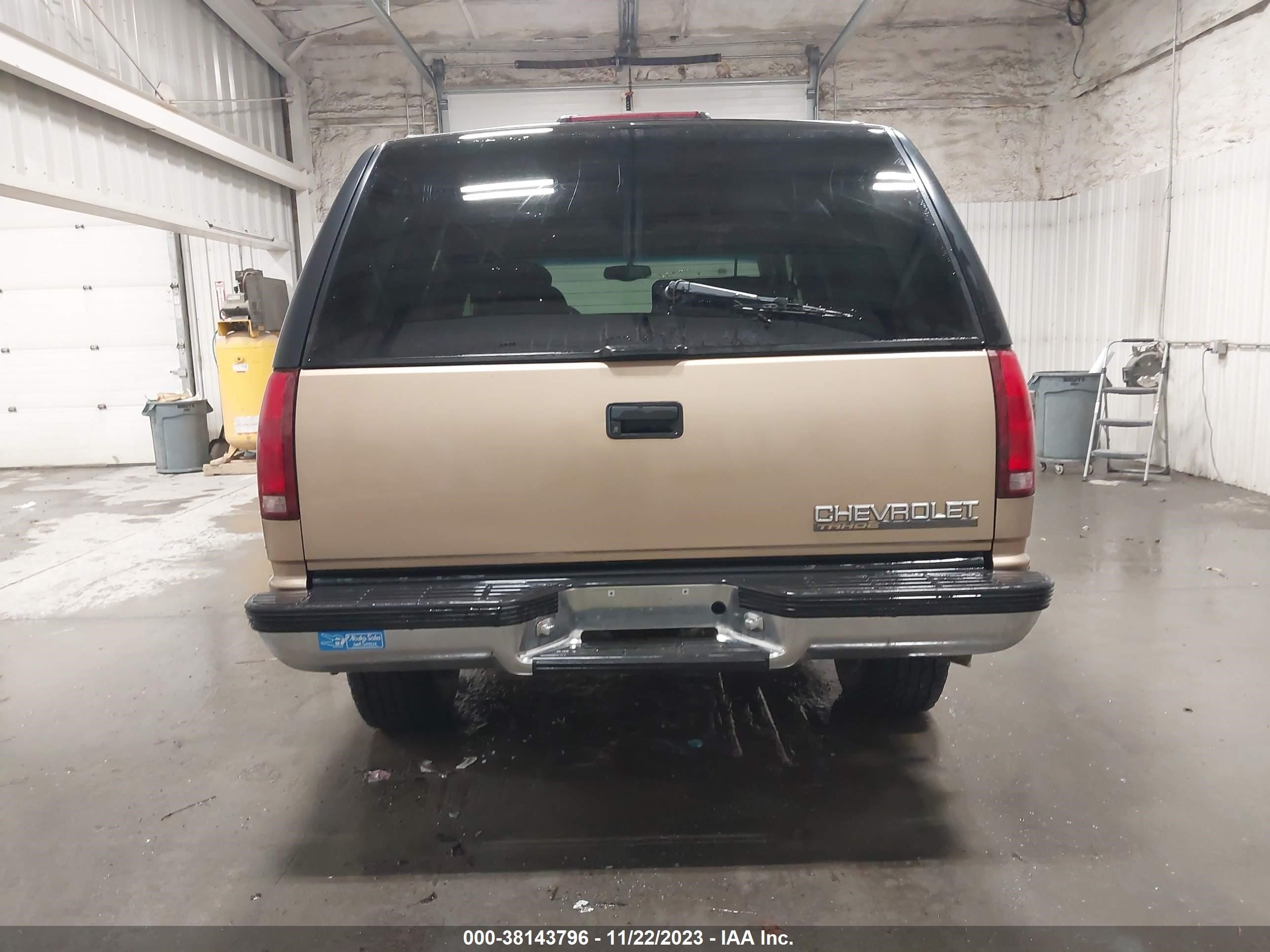 Photo 15 VIN: 1GNEK13R5XJ545512 - CHEVROLET TAHOE 