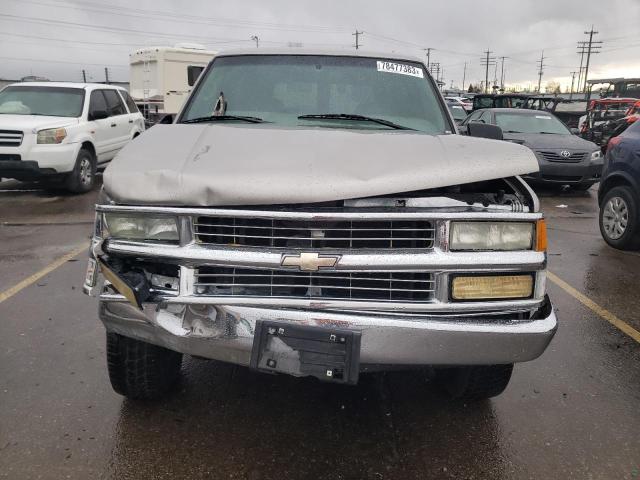 Photo 4 VIN: 1GNEK13R5YR165282 - CHEVROLET TAHOE 