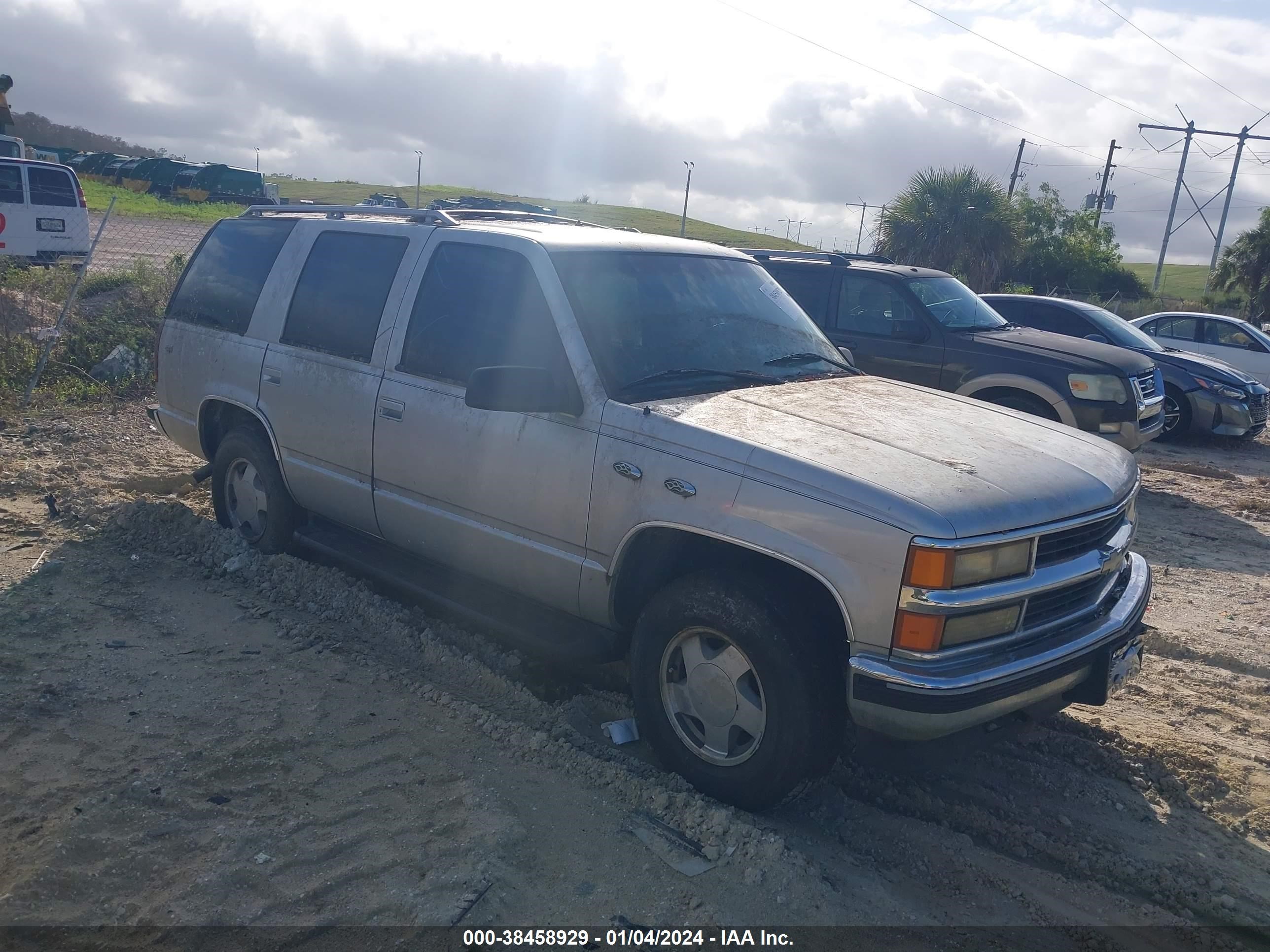 Photo 0 VIN: 1GNEK13R6TJ318128 - CHEVROLET TAHOE 