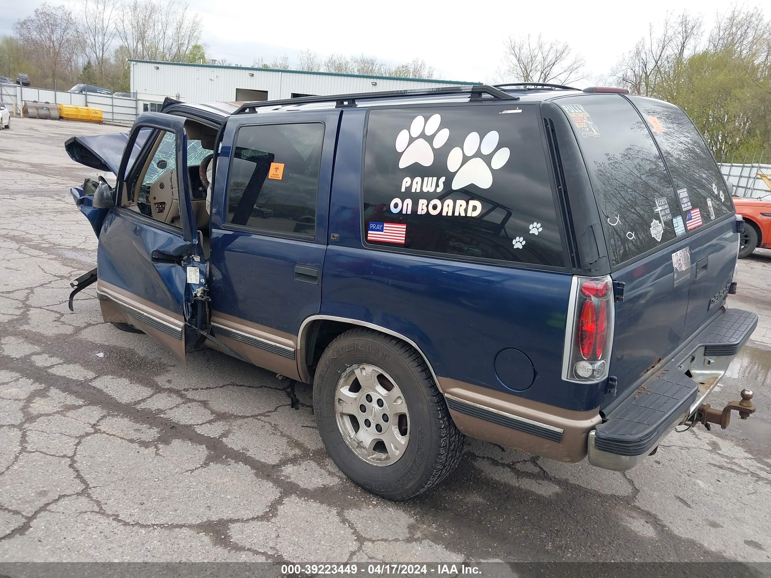 Photo 2 VIN: 1GNEK13R6TJ338069 - CHEVROLET TAHOE 