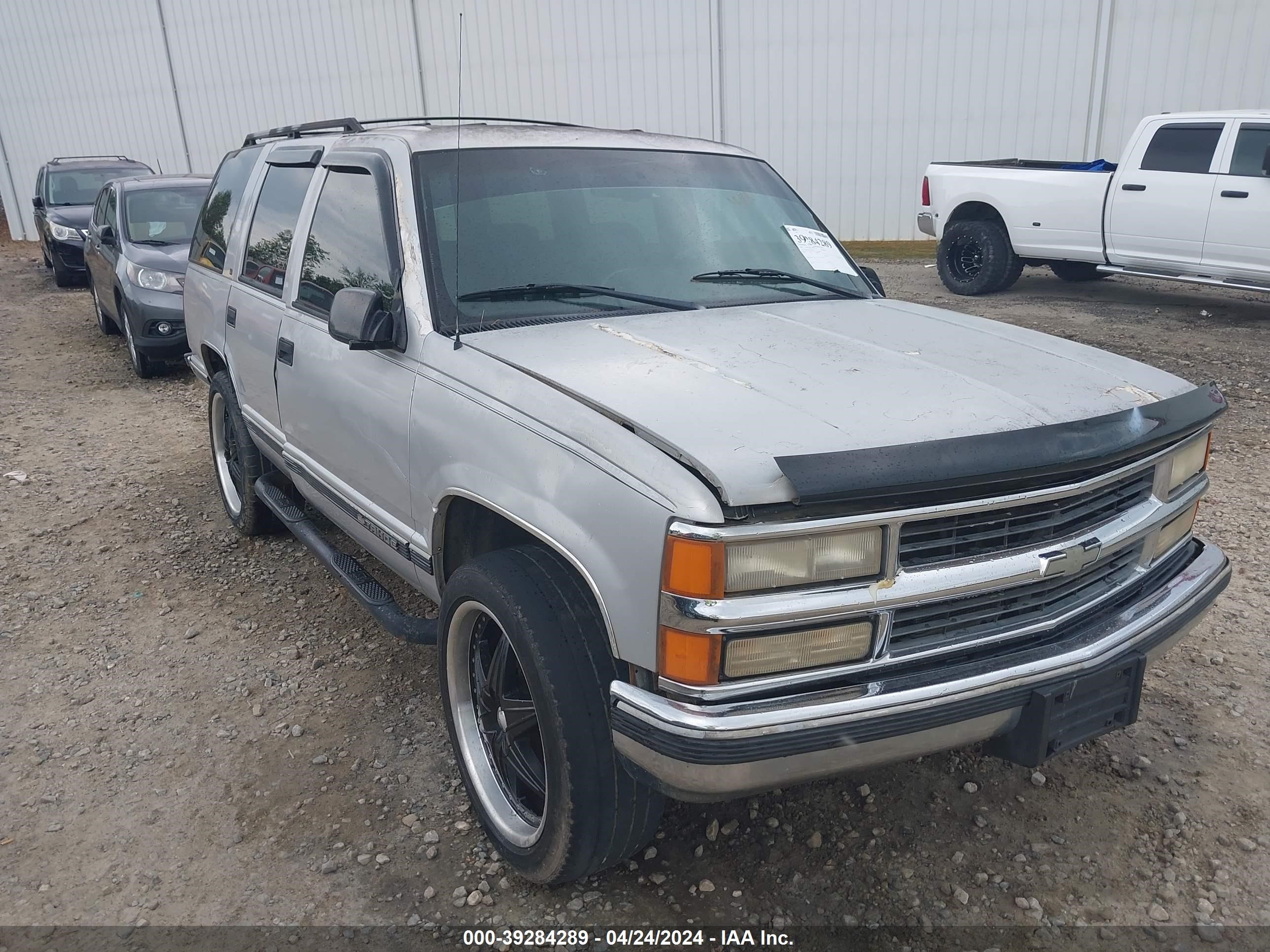 Photo 5 VIN: 1GNEK13R6TJ346771 - CHEVROLET TAHOE 