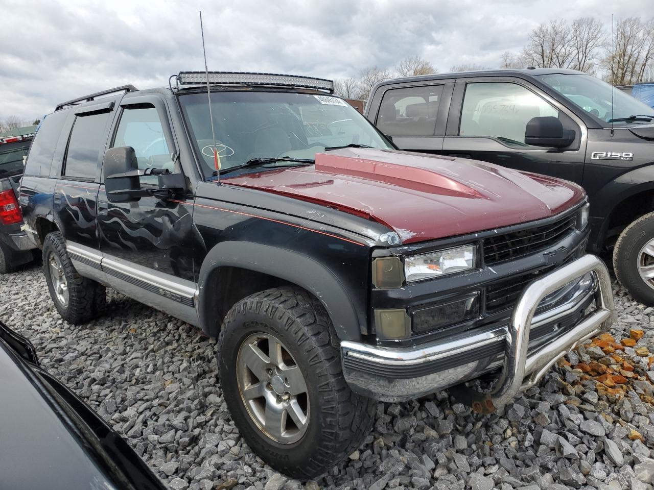 Photo 3 VIN: 1GNEK13R6TJ400781 - CHEVROLET TAHOE 