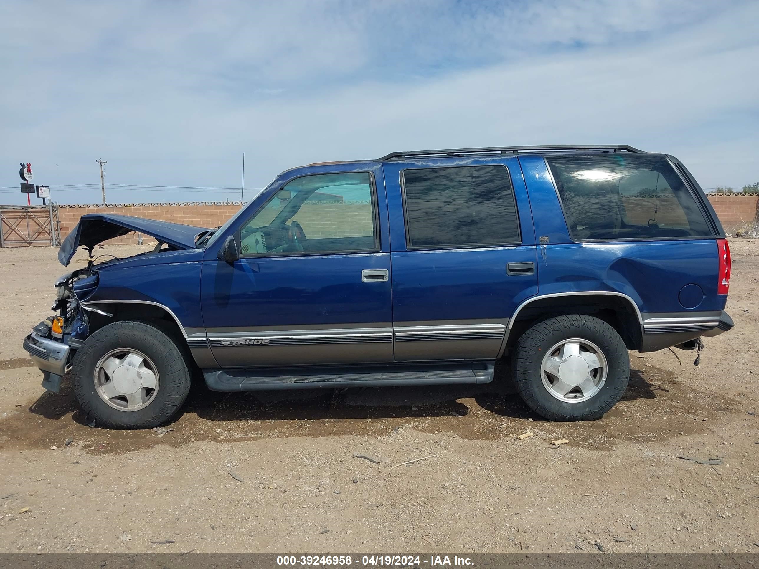 Photo 13 VIN: 1GNEK13R6XJ356559 - CHEVROLET TAHOE 