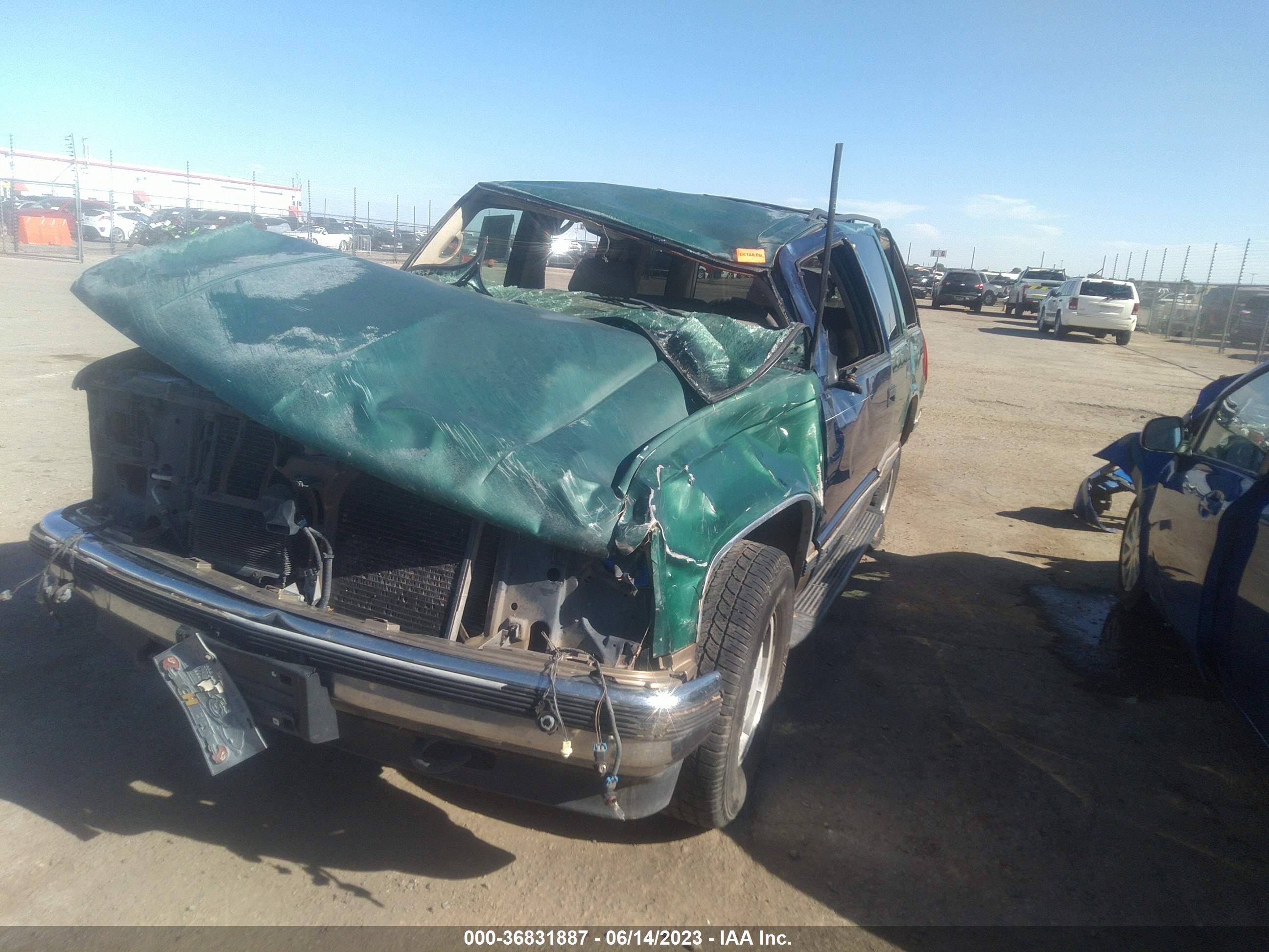 Photo 5 VIN: 1GNEK13R6XJ396317 - CHEVROLET TAHOE 