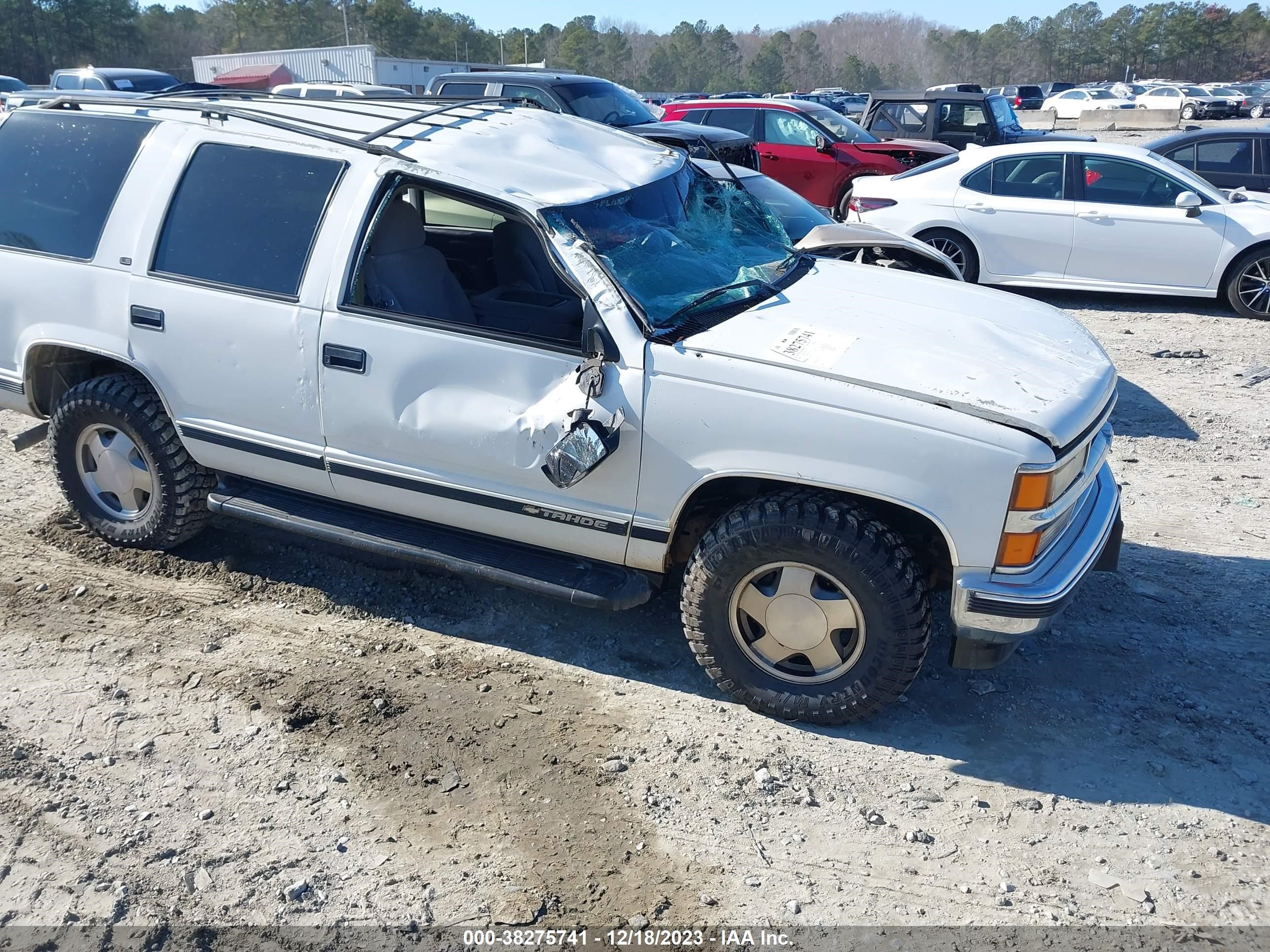 Photo 5 VIN: 1GNEK13R6XJ540934 - CHEVROLET TAHOE 