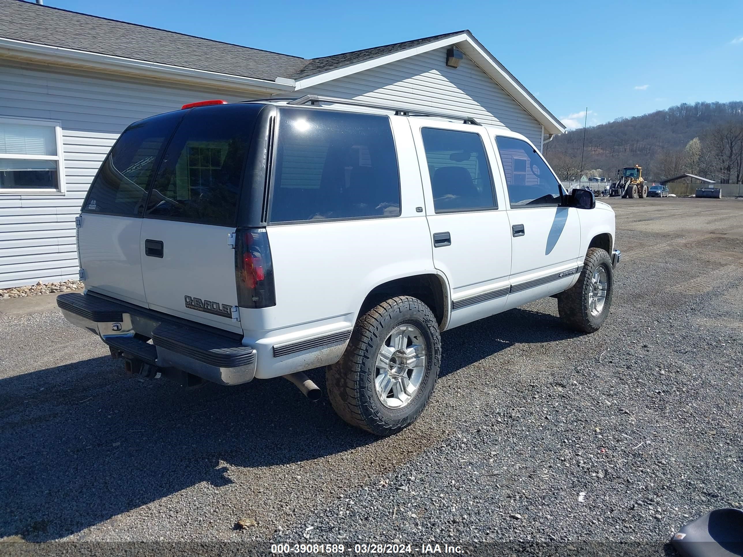 Photo 3 VIN: 1GNEK13R6XR148022 - CHEVROLET TAHOE 