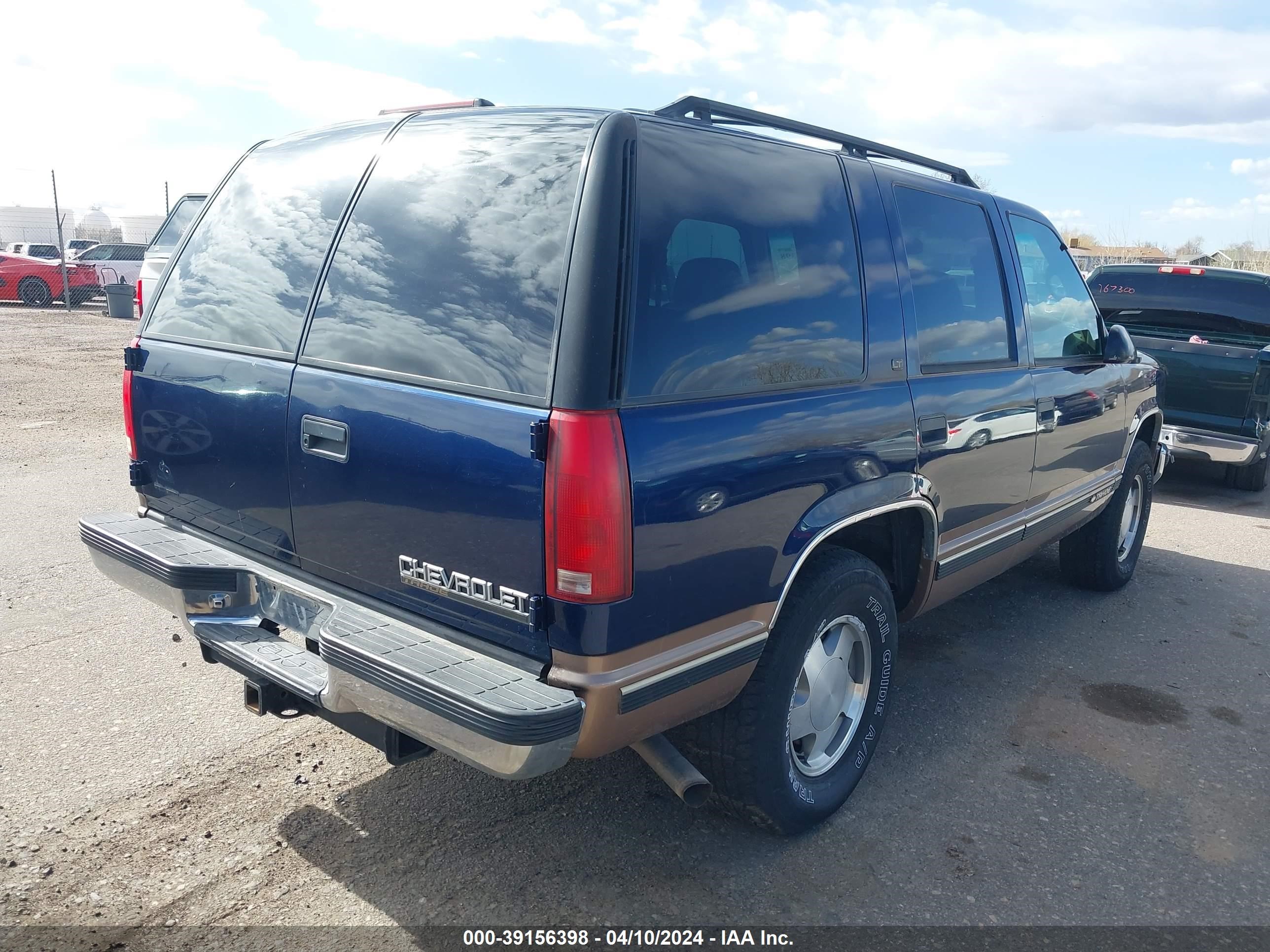 Photo 3 VIN: 1GNEK13R7WR137979 - CHEVROLET TAHOE 