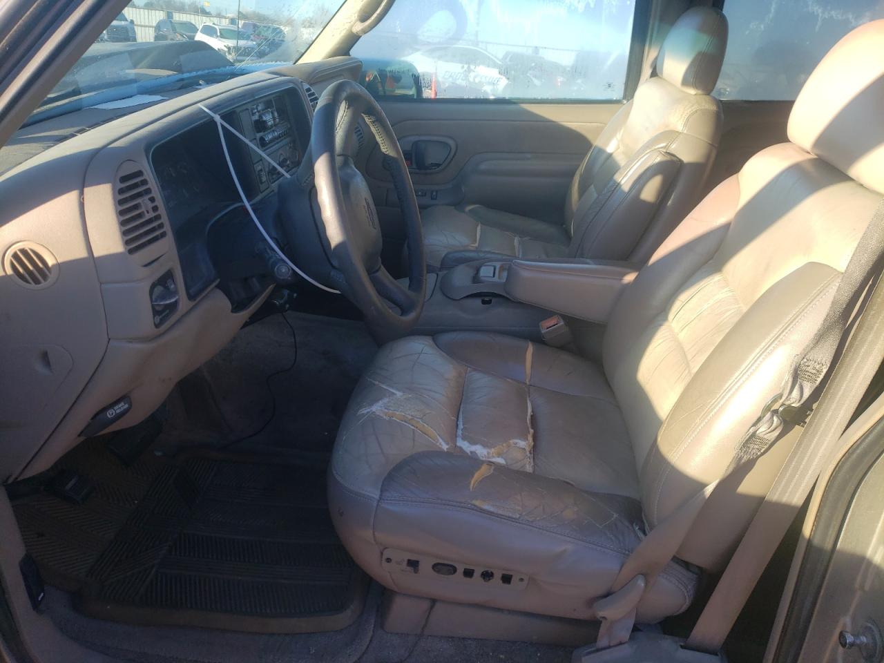 Photo 6 VIN: 1GNEK13R7YR155367 - CHEVROLET TAHOE 