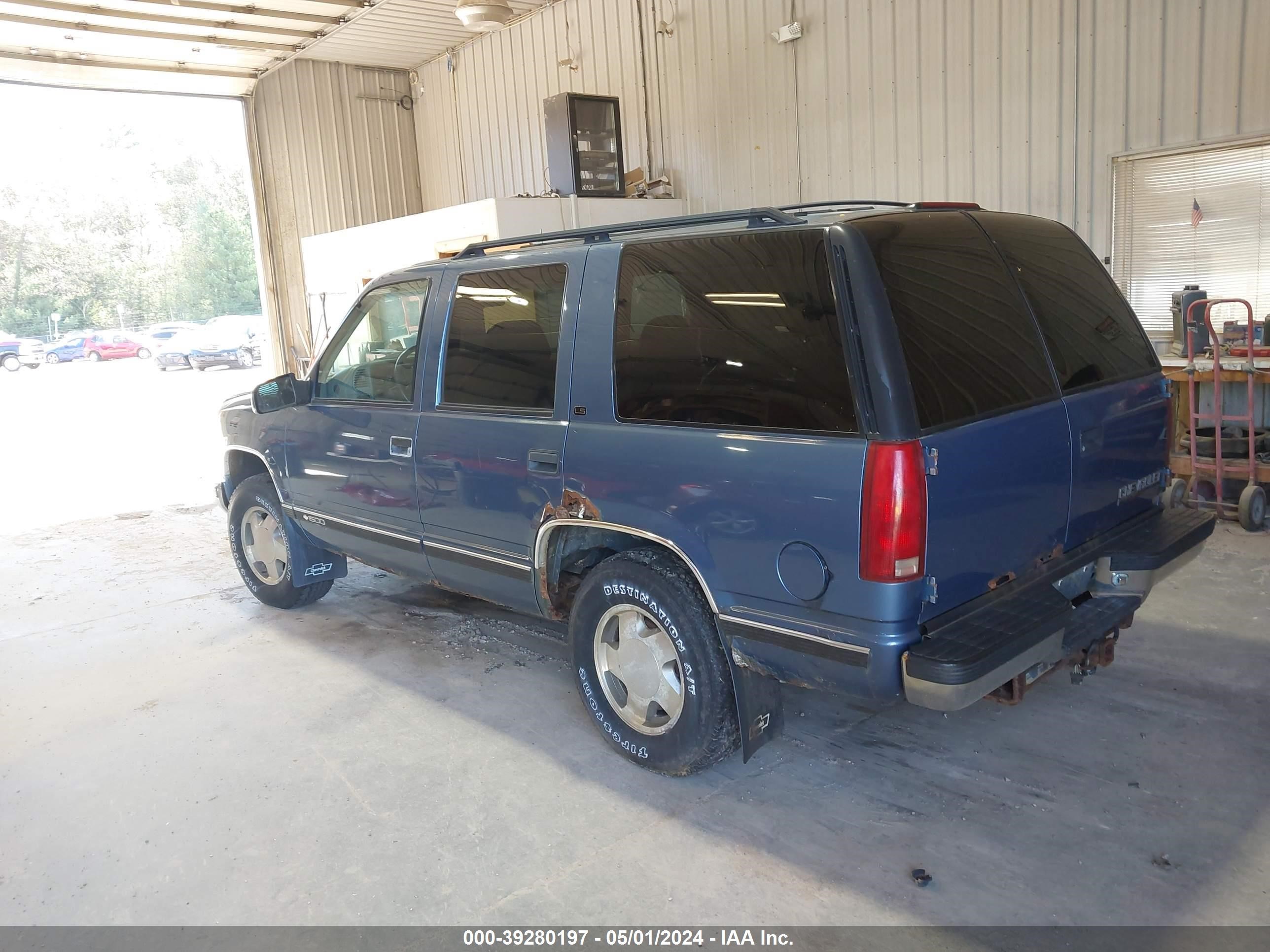 Photo 2 VIN: 1GNEK13R8TJ390173 - CHEVROLET TAHOE 