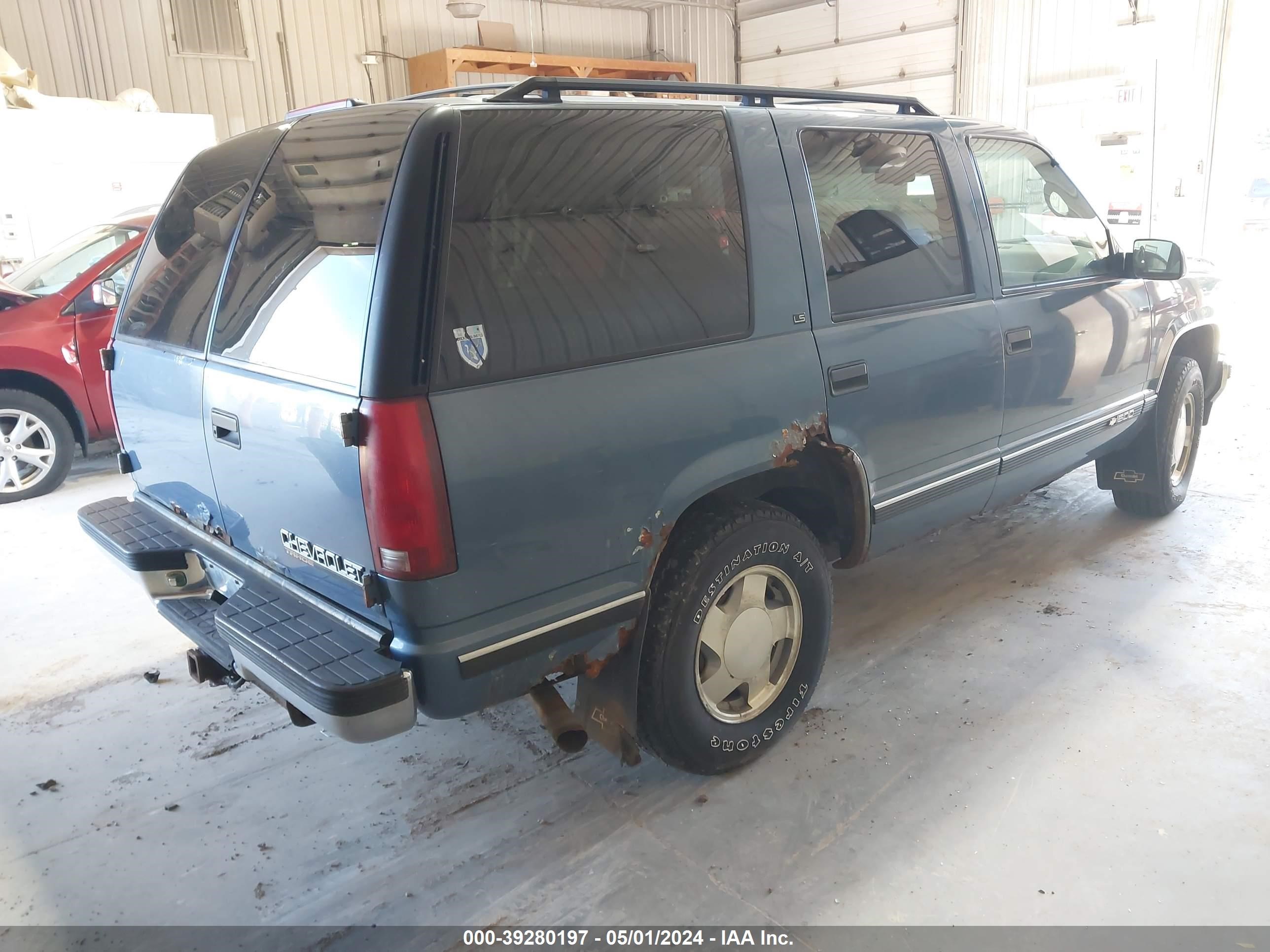 Photo 3 VIN: 1GNEK13R8TJ390173 - CHEVROLET TAHOE 