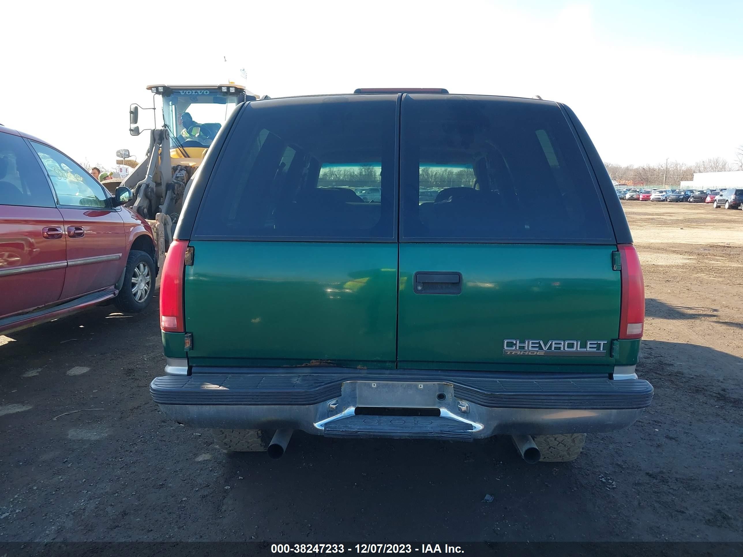 Photo 14 VIN: 1GNEK13R8XJ445842 - CHEVROLET TAHOE 