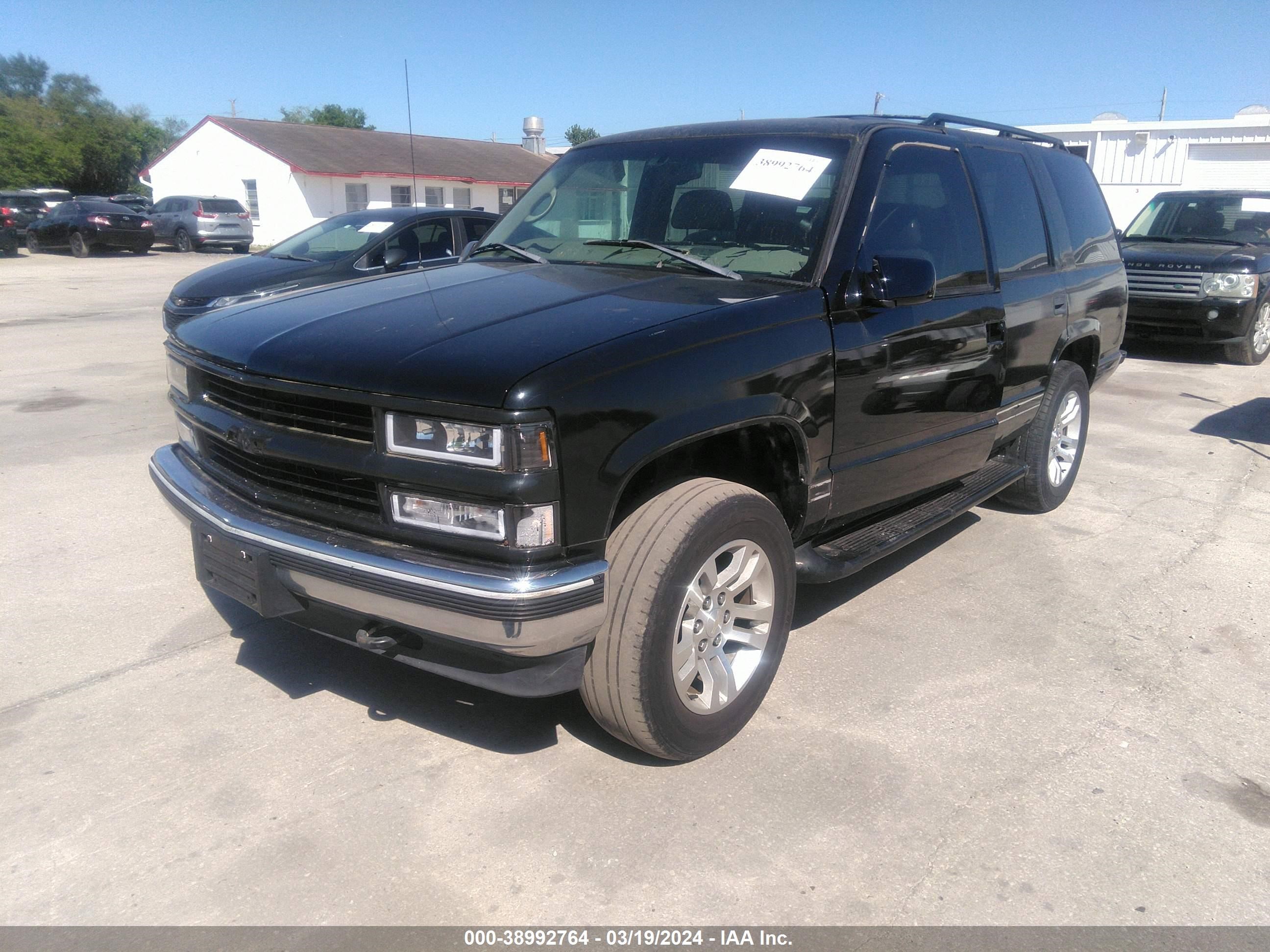 Photo 5 VIN: 1GNEK13R8XR100988 - CHEVROLET TAHOE 