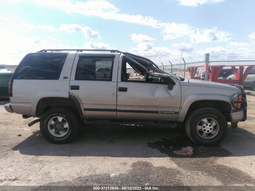 Photo 12 VIN: 1GNEK13R9YR211258 - CHEVROLET TAHOE 