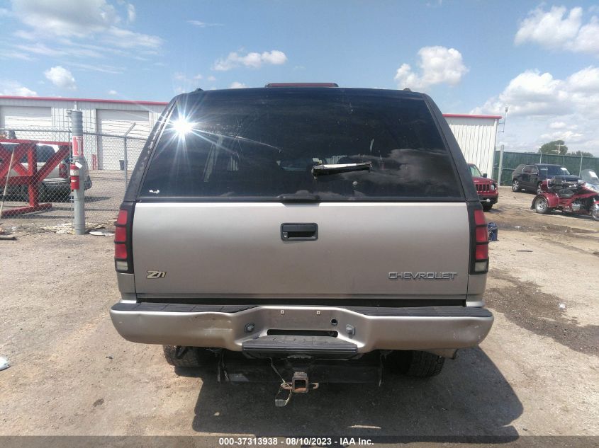 Photo 15 VIN: 1GNEK13R9YR211258 - CHEVROLET TAHOE 