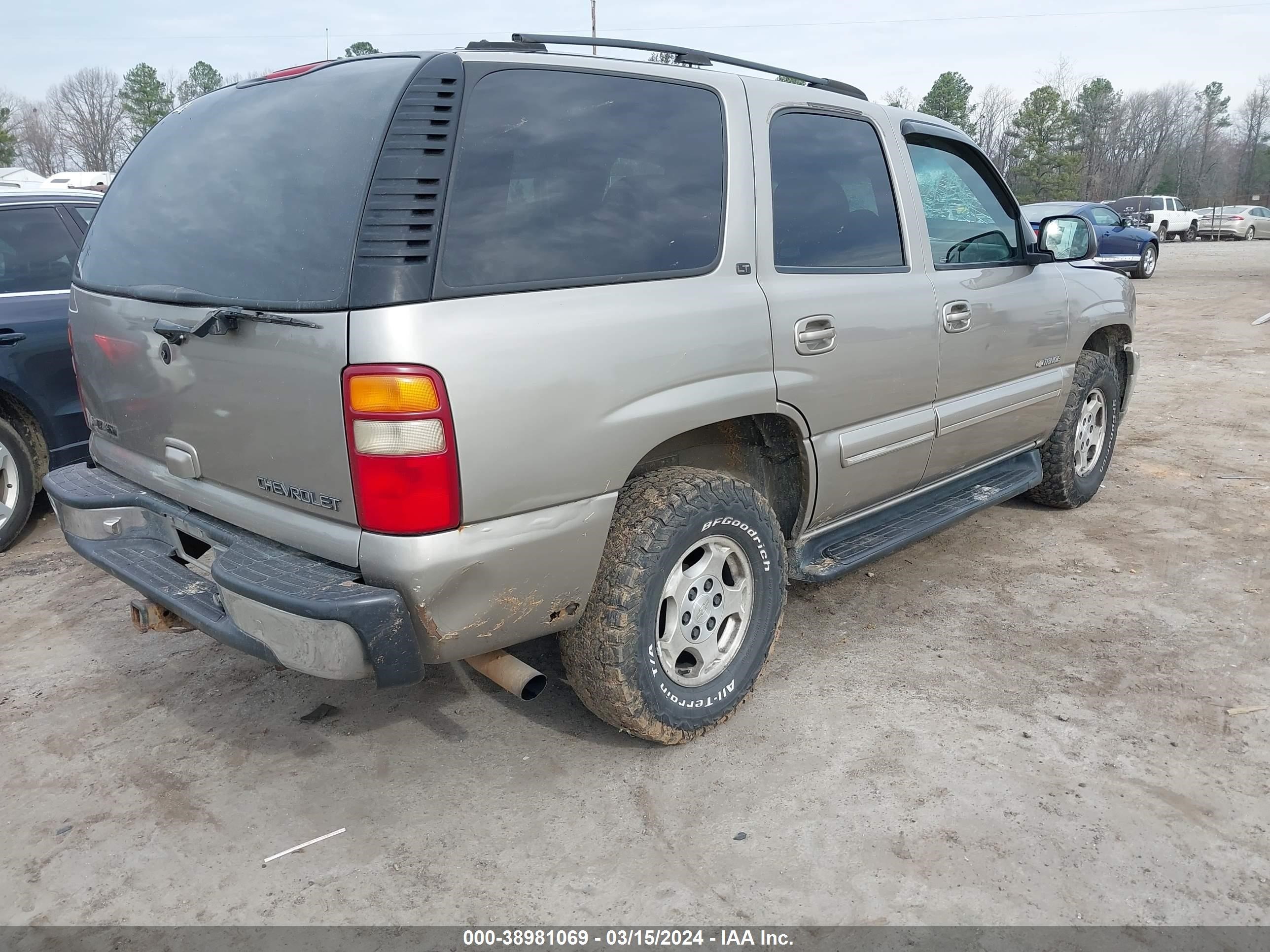 Photo 3 VIN: 1GNEK13T01J115888 - CHEVROLET TAHOE 