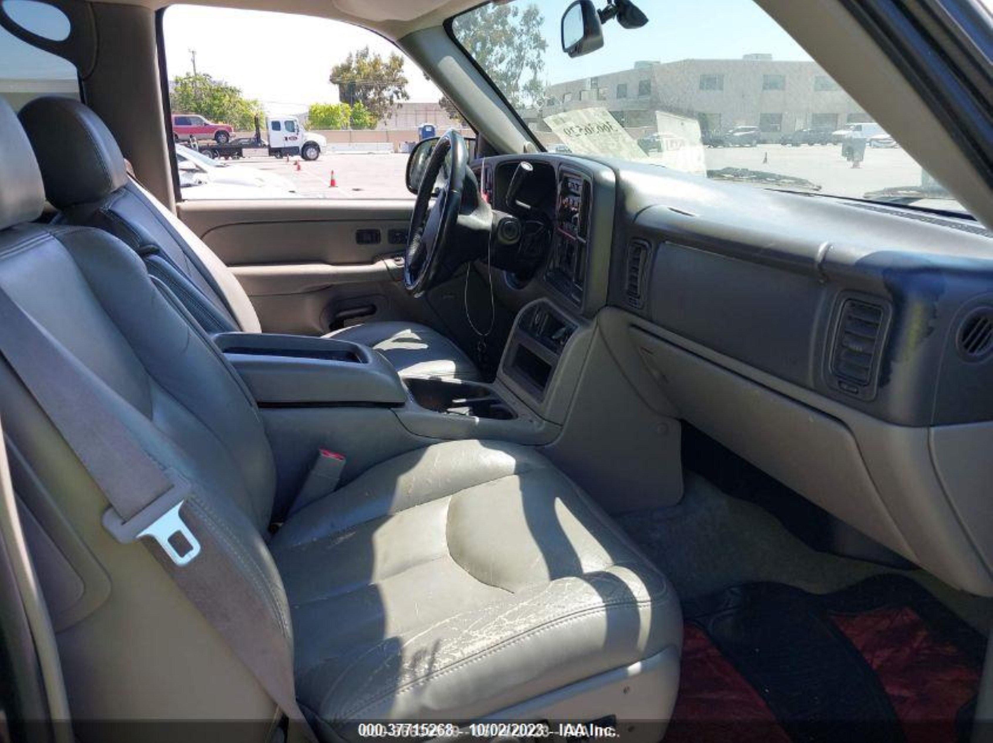 Photo 4 VIN: 1GNEK13T04J282093 - CHEVROLET TAHOE 