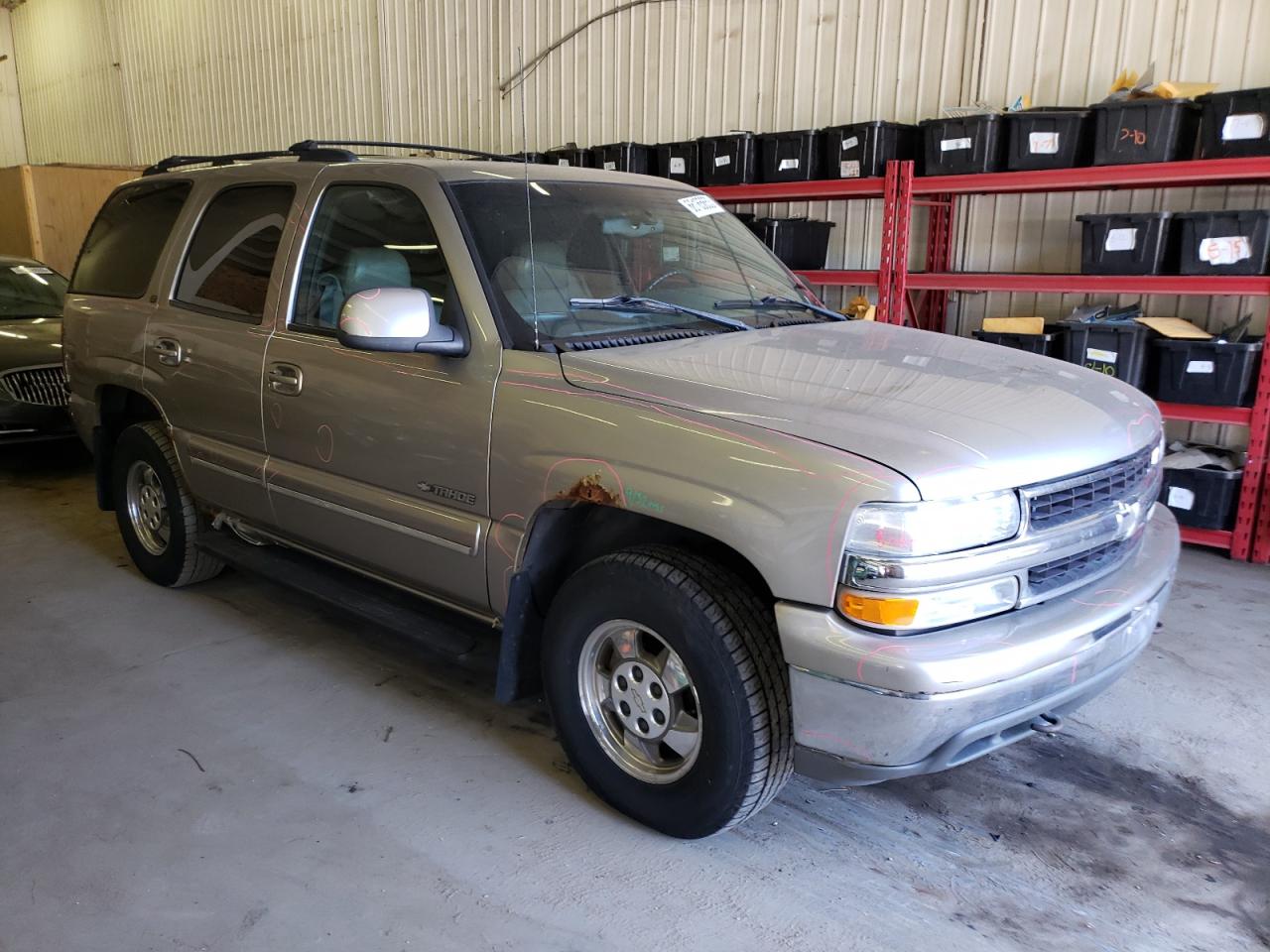 Photo 3 VIN: 1GNEK13T0YJ175129 - CHEVROLET TAHOE 