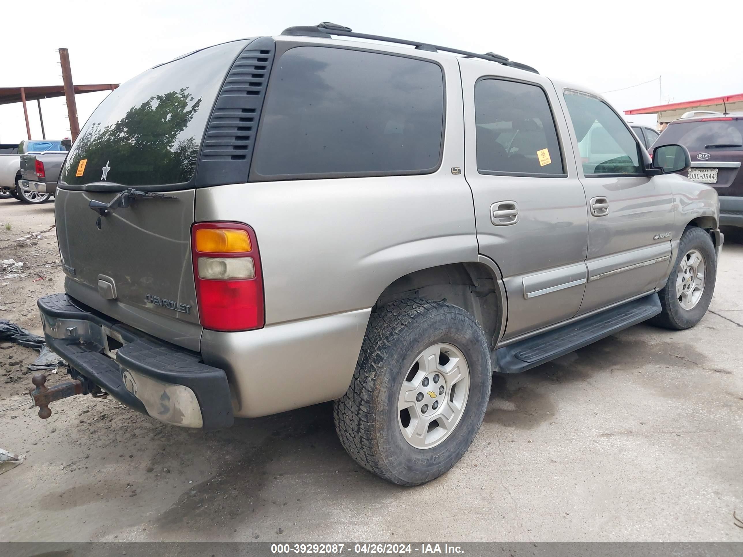 Photo 3 VIN: 1GNEK13T11J124065 - CHEVROLET TAHOE 