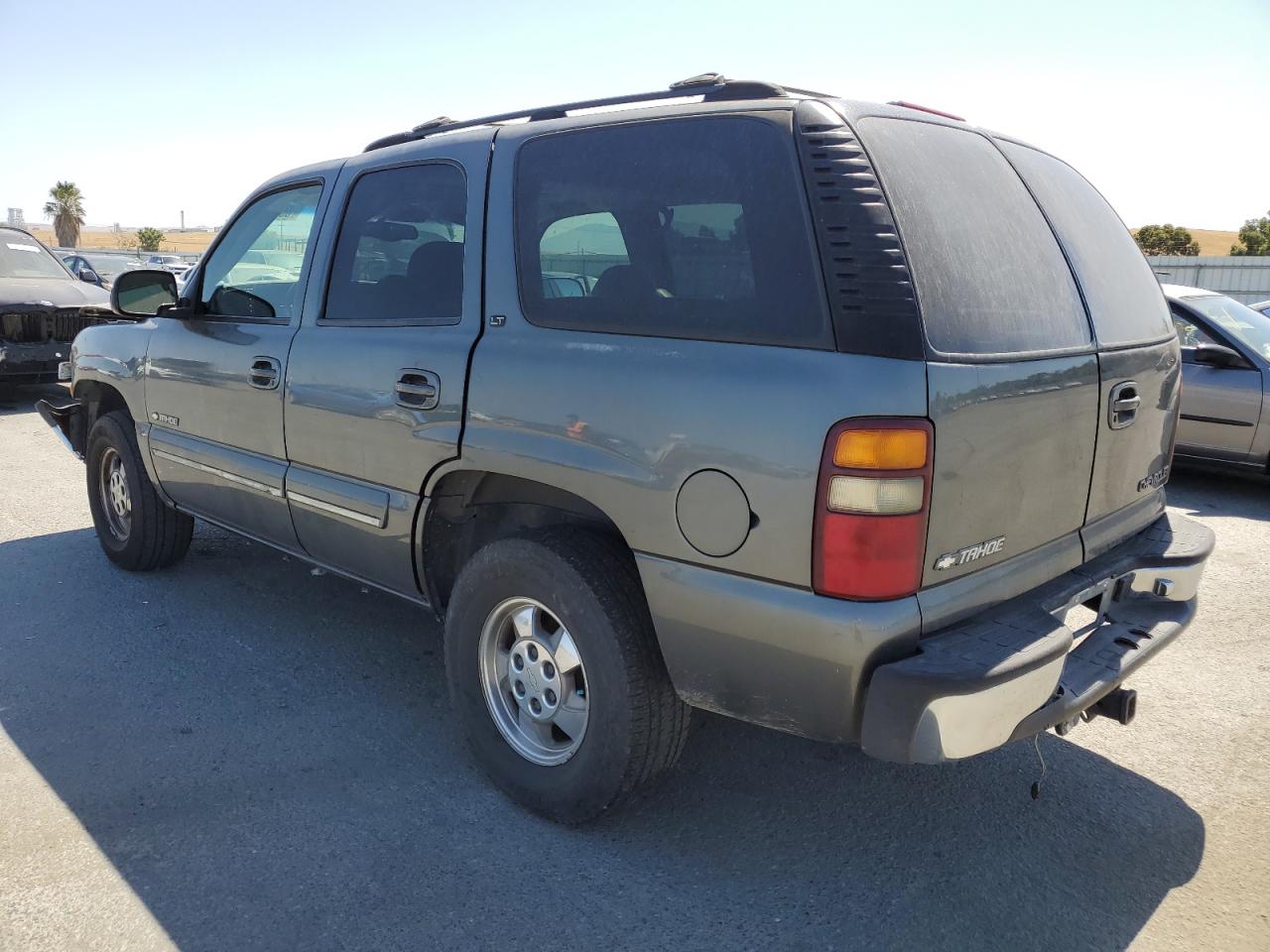 Photo 1 VIN: 1GNEK13T1YJ105428 - CHEVROLET TAHOE 