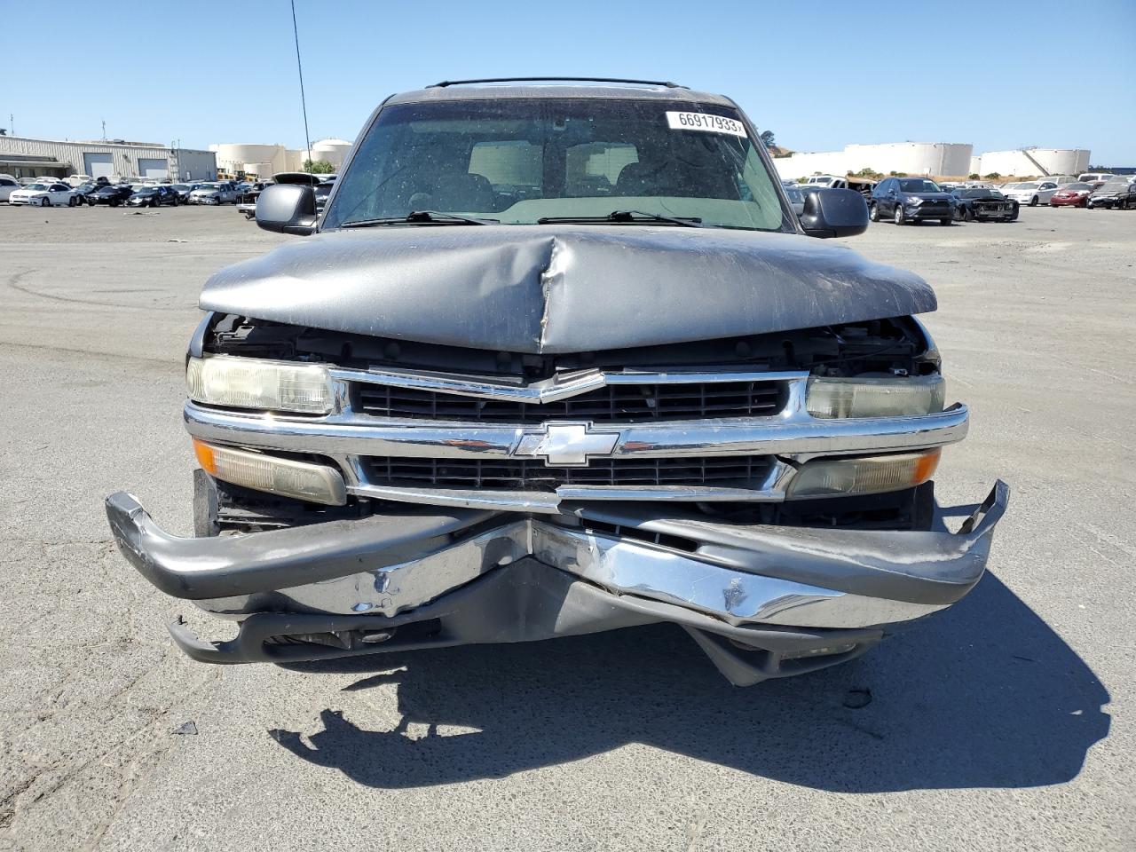 Photo 4 VIN: 1GNEK13T1YJ105428 - CHEVROLET TAHOE 