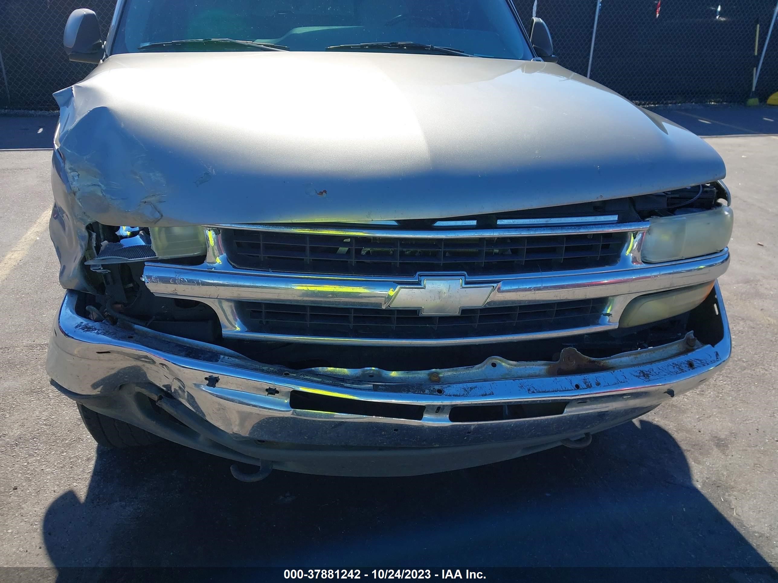 Photo 5 VIN: 1GNEK13T1YJ158596 - CHEVROLET TAHOE 