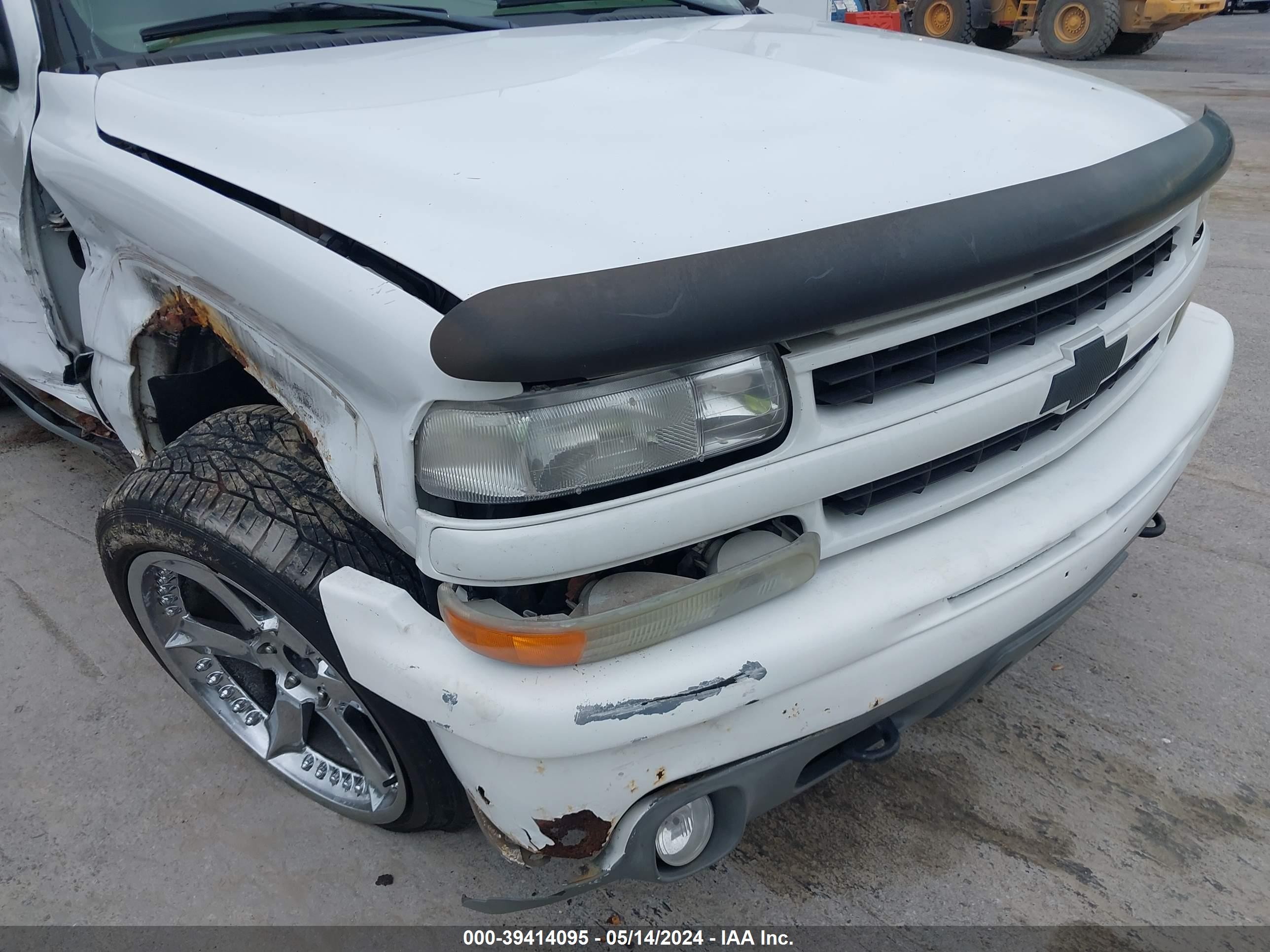 Photo 15 VIN: 1GNEK13T25R197159 - CHEVROLET TAHOE 