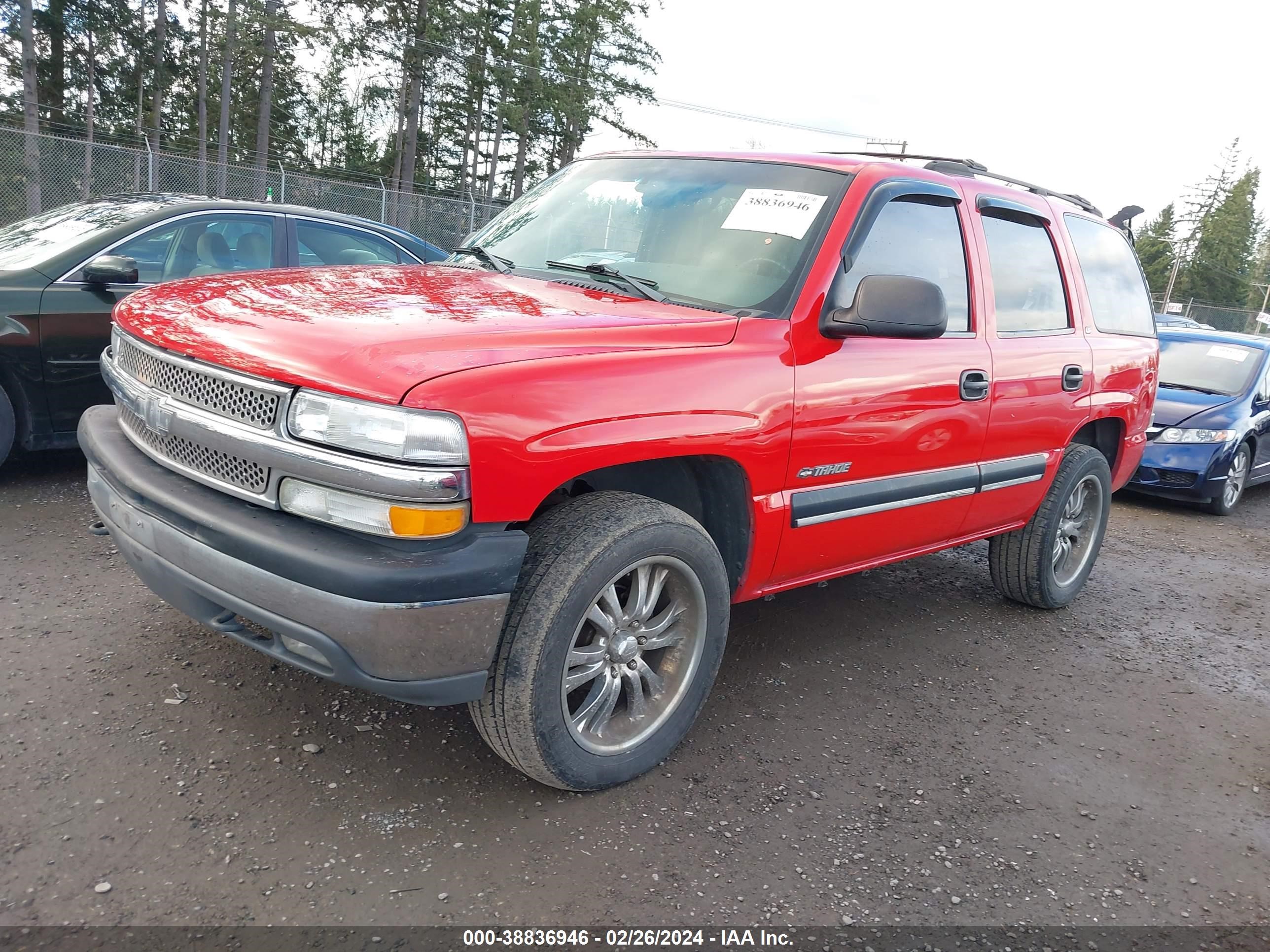 Photo 1 VIN: 1GNEK13T2YJ155254 - CHEVROLET TAHOE 