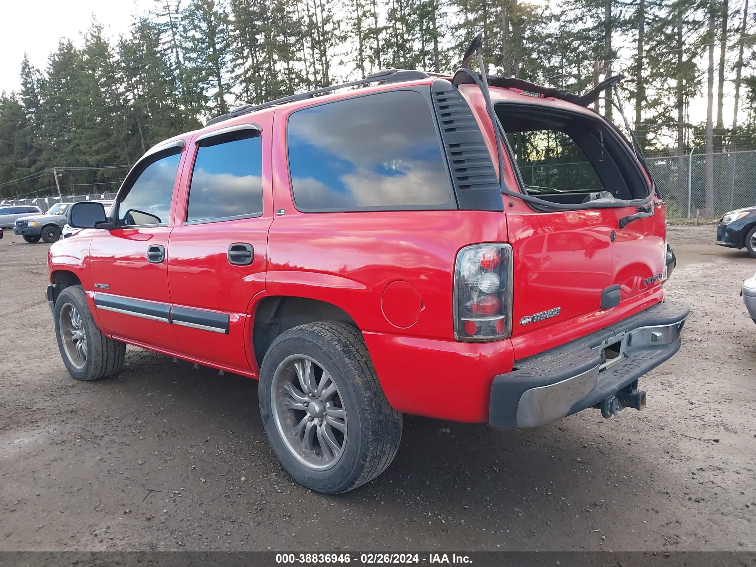 Photo 2 VIN: 1GNEK13T2YJ155254 - CHEVROLET TAHOE 