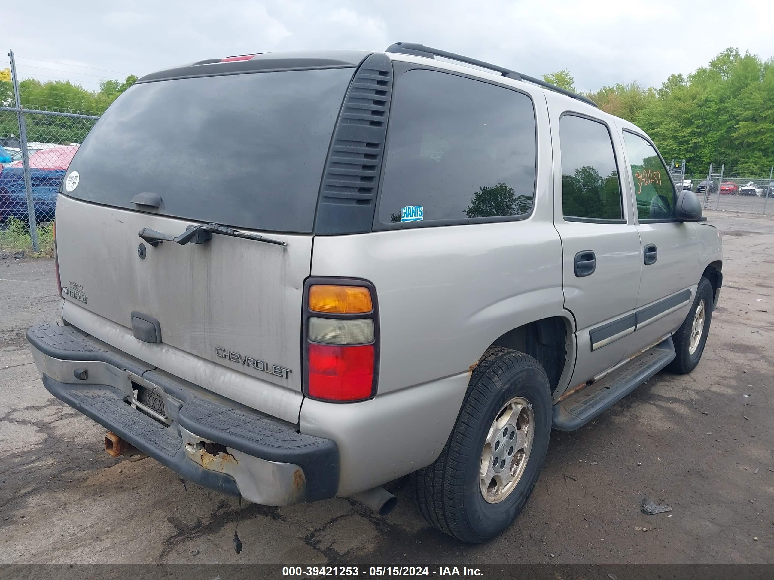 Photo 3 VIN: 1GNEK13T35J258758 - CHEVROLET TAHOE 