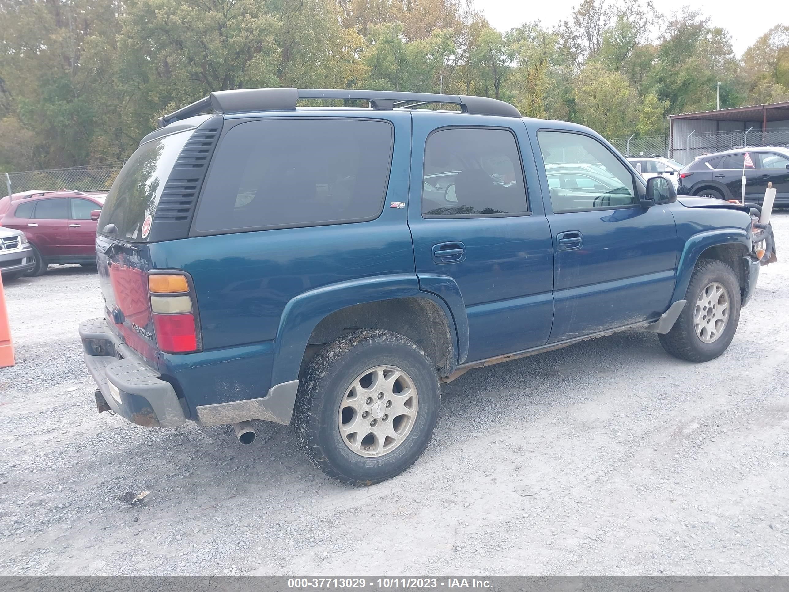 Photo 3 VIN: 1GNEK13T35R271818 - CHEVROLET TAHOE 