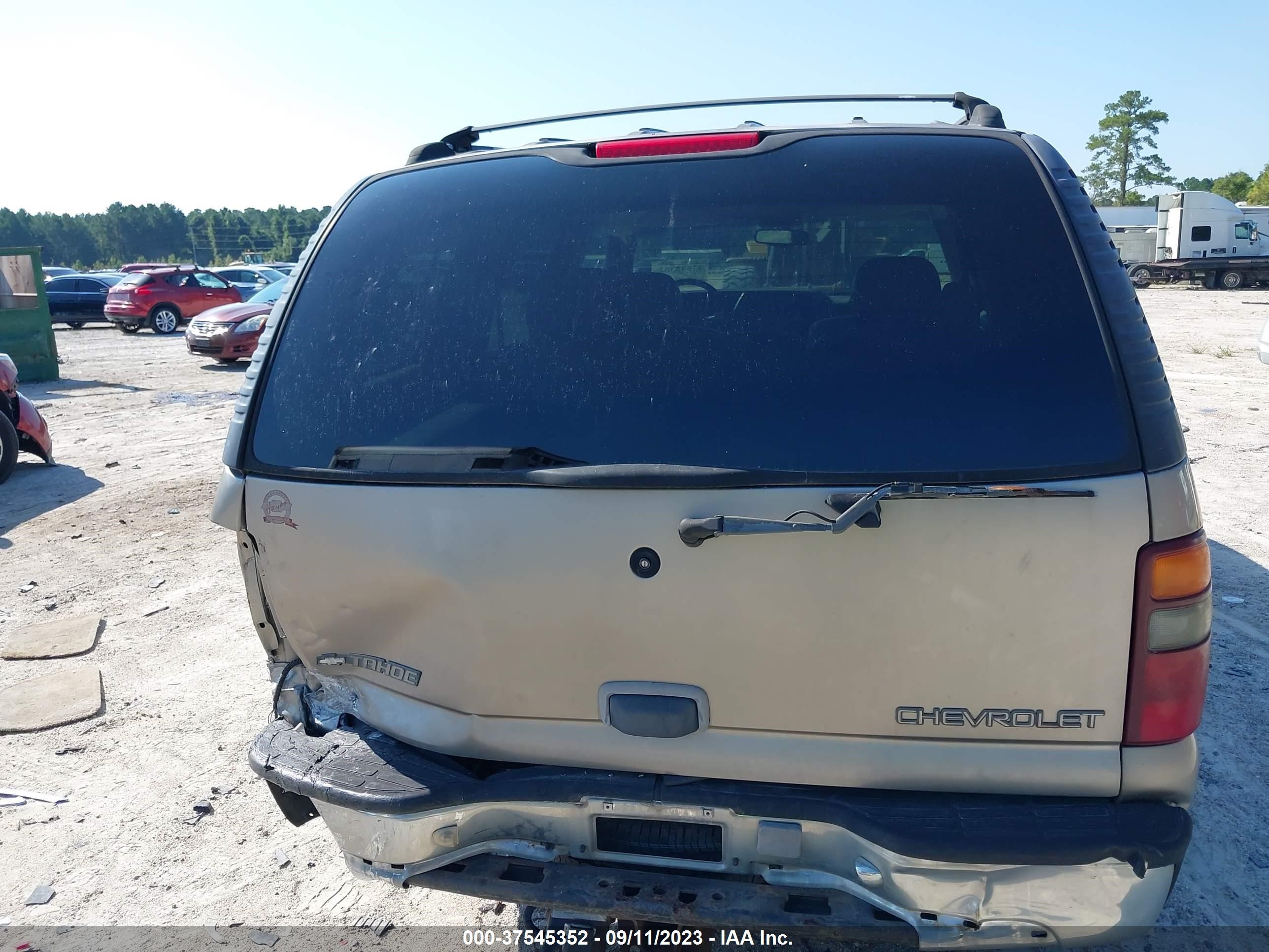 Photo 15 VIN: 1GNEK13T3YJ148071 - CHEVROLET TAHOE 