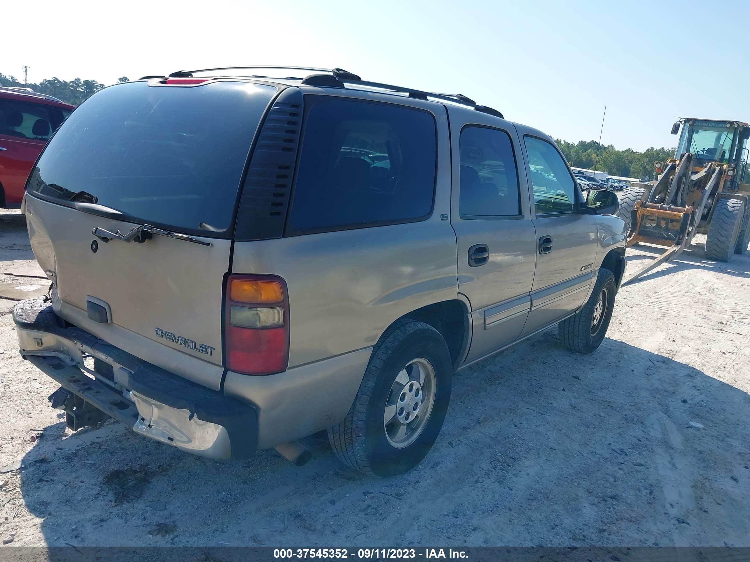 Photo 3 VIN: 1GNEK13T3YJ148071 - CHEVROLET TAHOE 