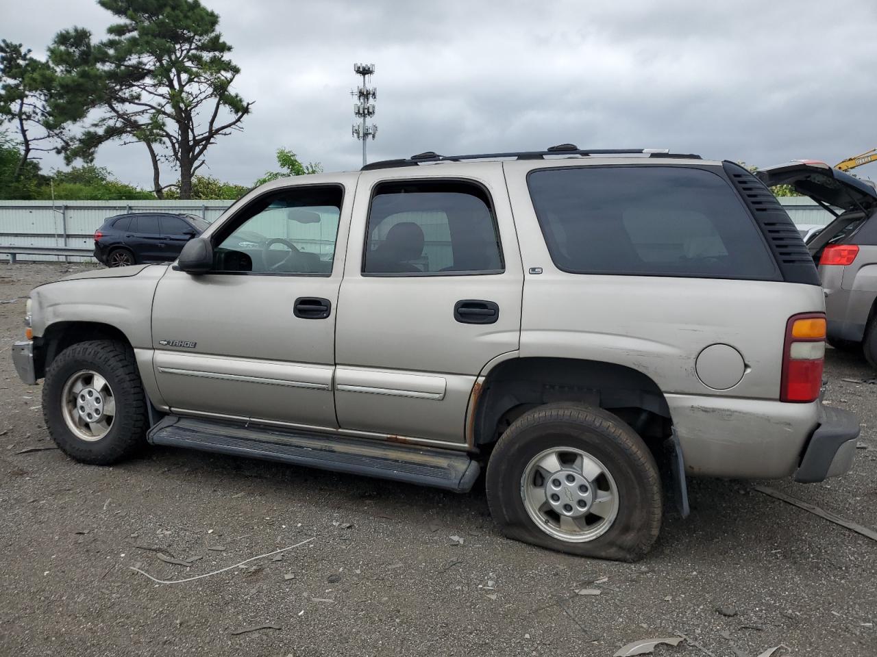 Photo 1 VIN: 1GNEK13T3YJ210620 - CHEVROLET TAHOE 