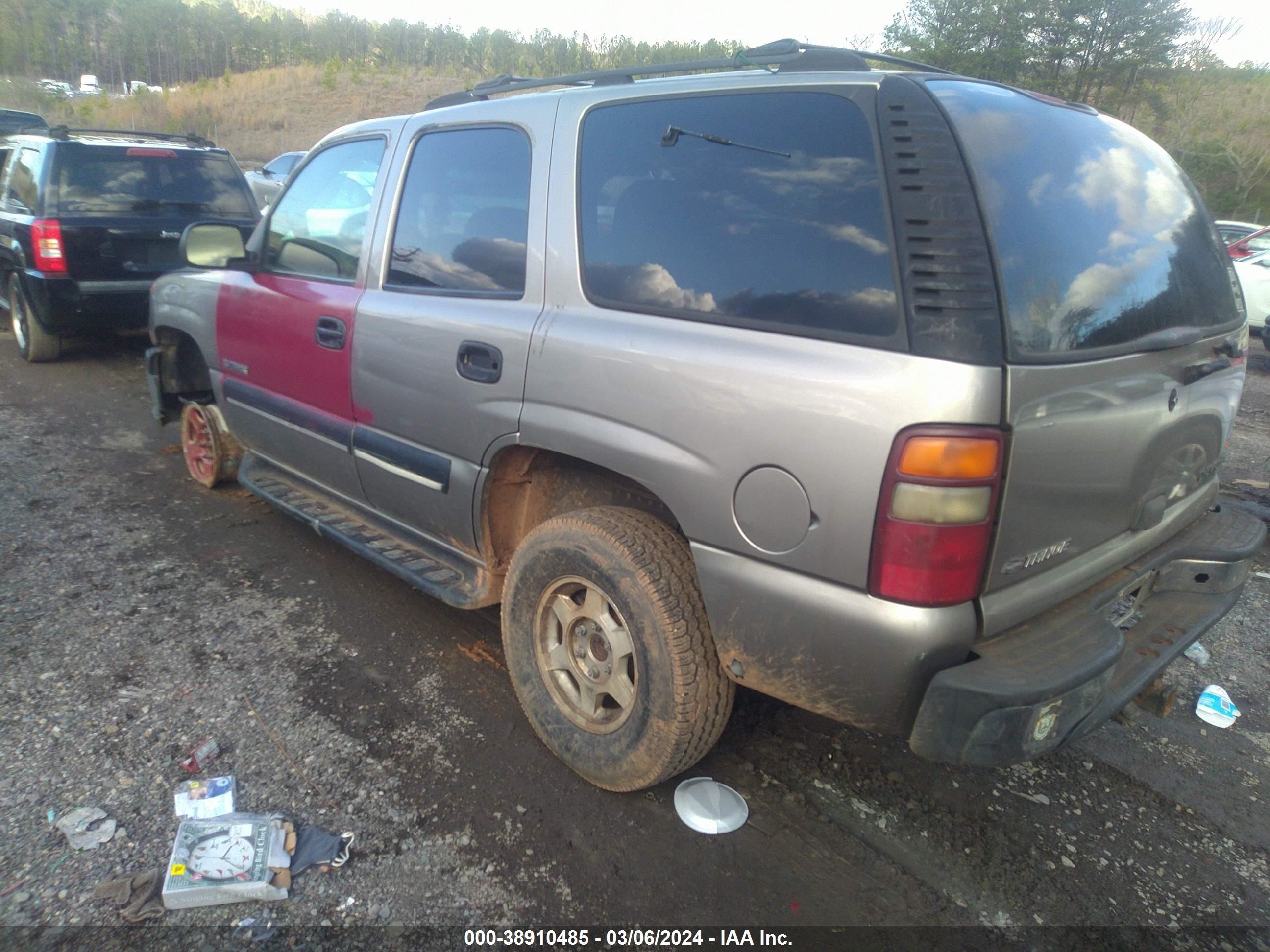 Photo 2 VIN: 1GNEK13T41R102496 - CHEVROLET TAHOE 