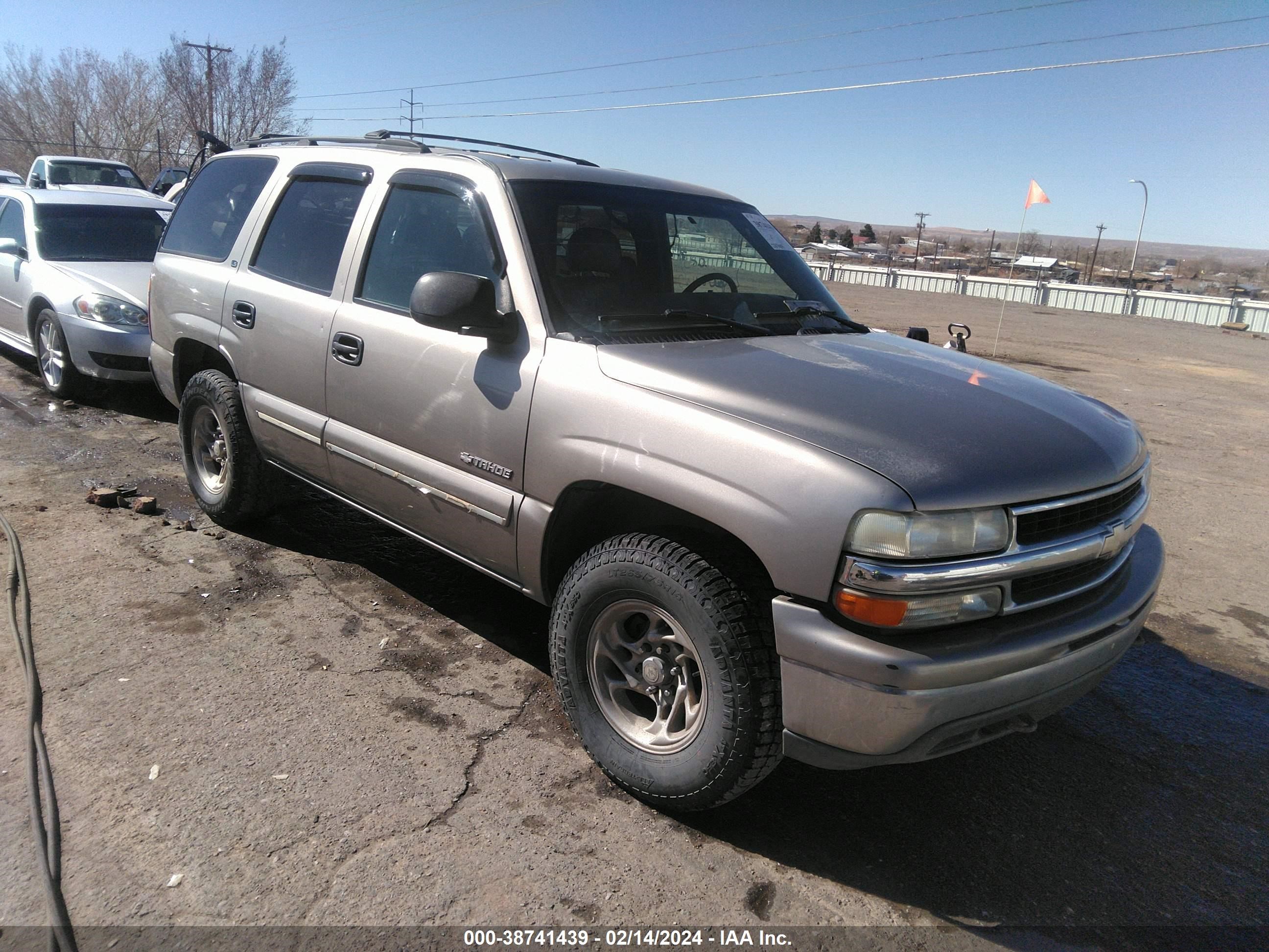 Photo 0 VIN: 1GNEK13T4YJ168748 - CHEVROLET TAHOE 